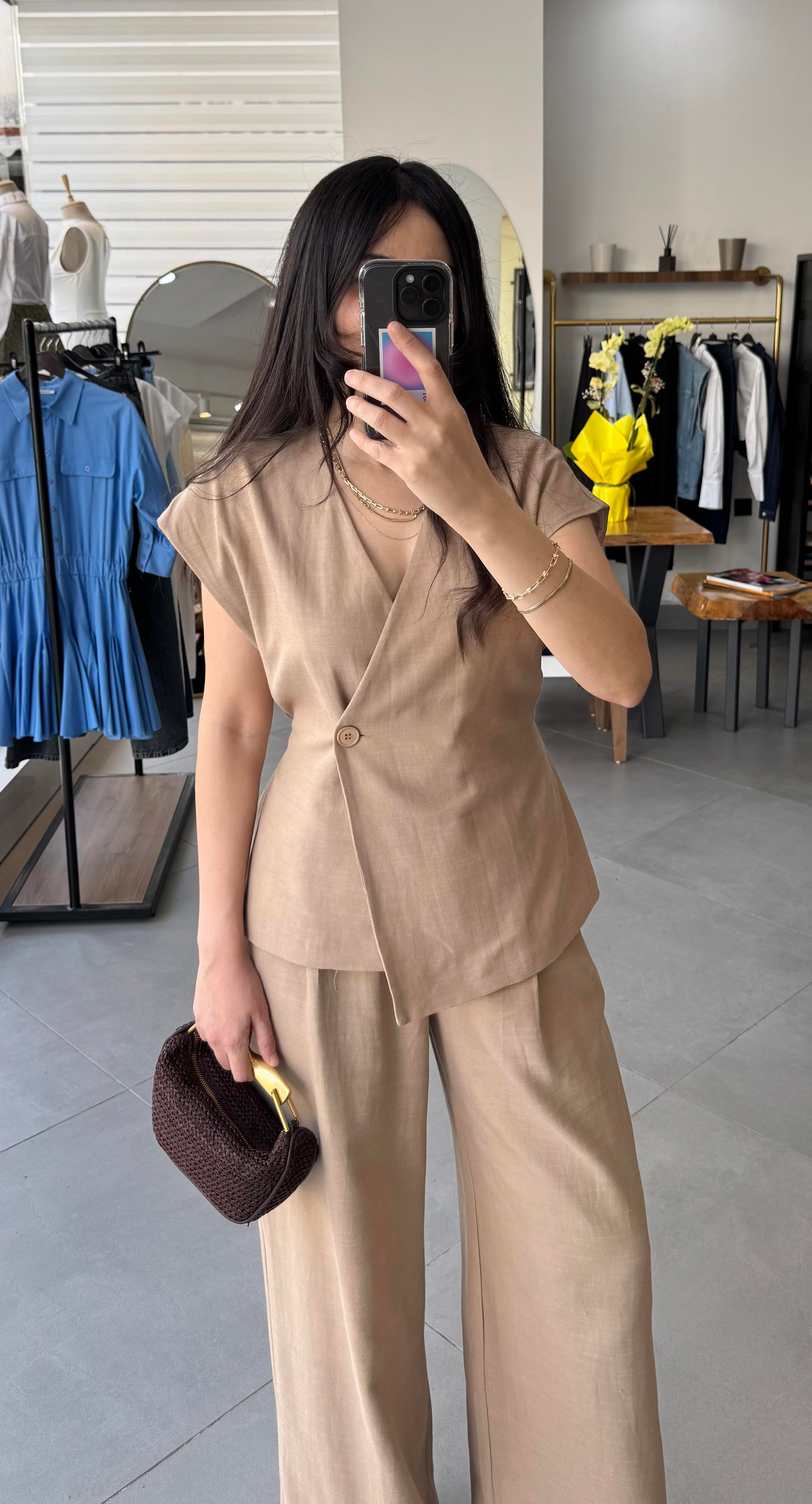 Belden Bağlamalı Keten Camel Yelek