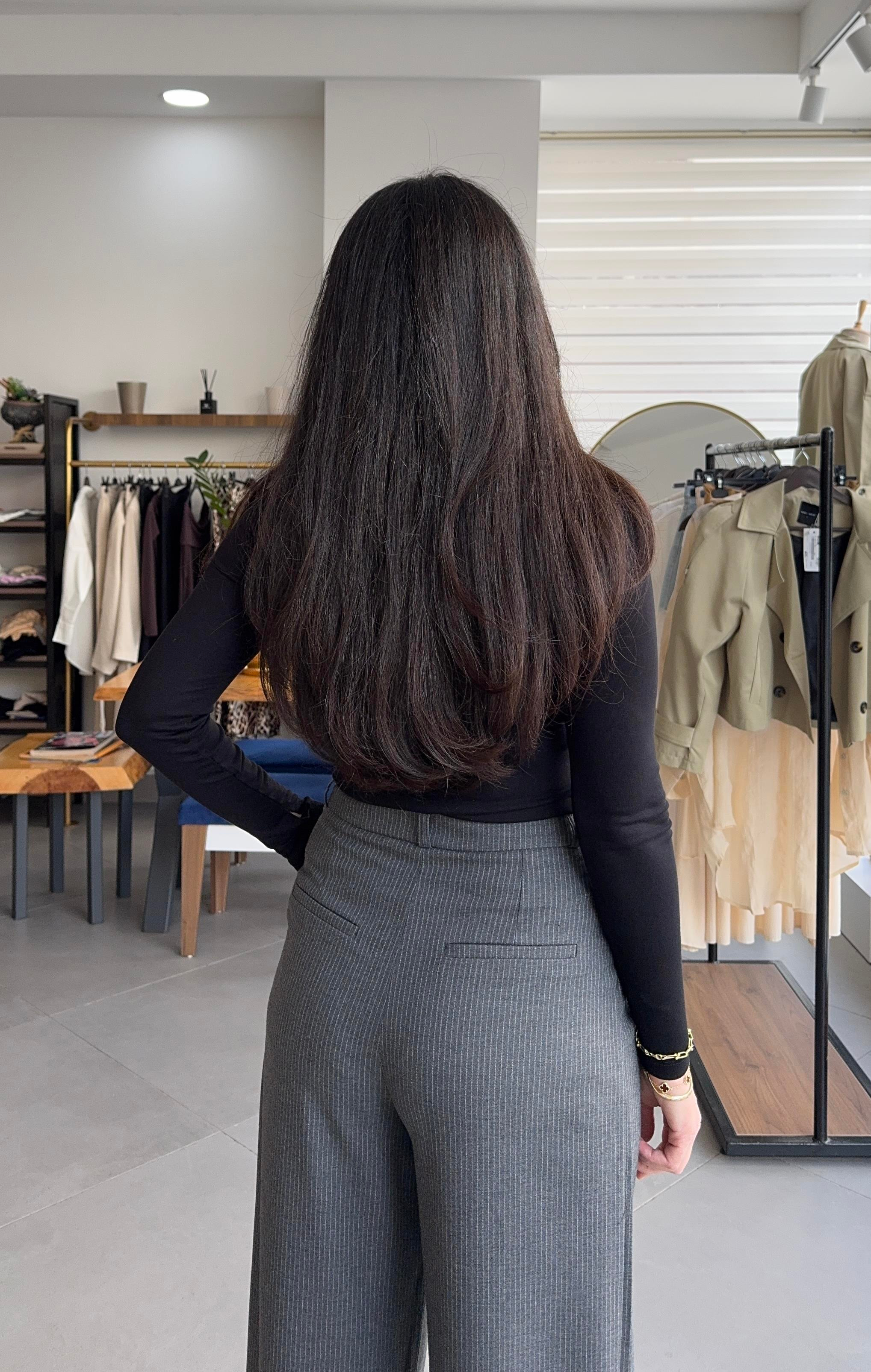Bisiklet Yaka Parmak Geçme Detaylı Uzun Kollu Siyah Body