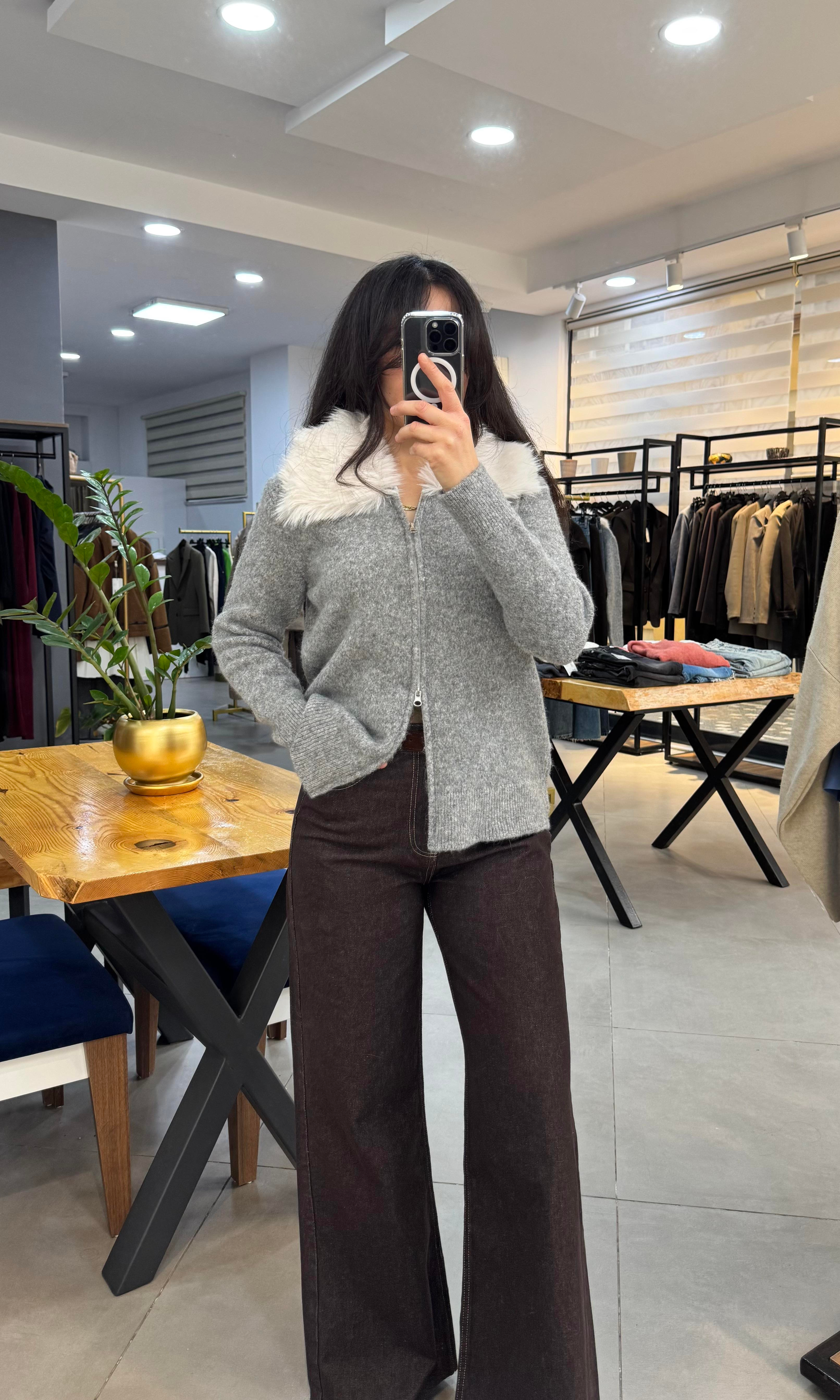 Çıkarılabilir Peluş Yaka Çift Yönlü Femuarlı Gri Hırka