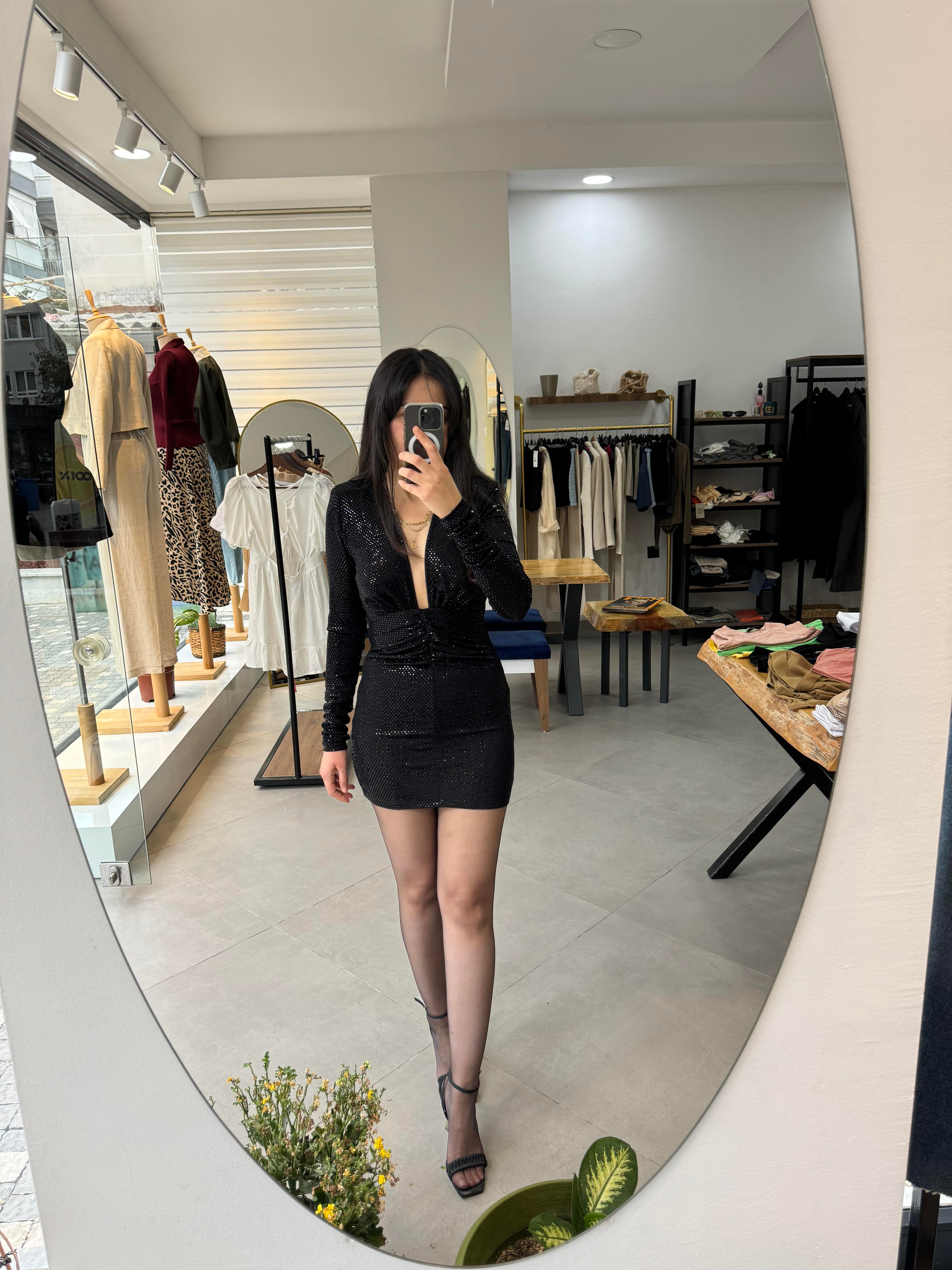 Derin V Yaka Siyah Payet Mini Elbise