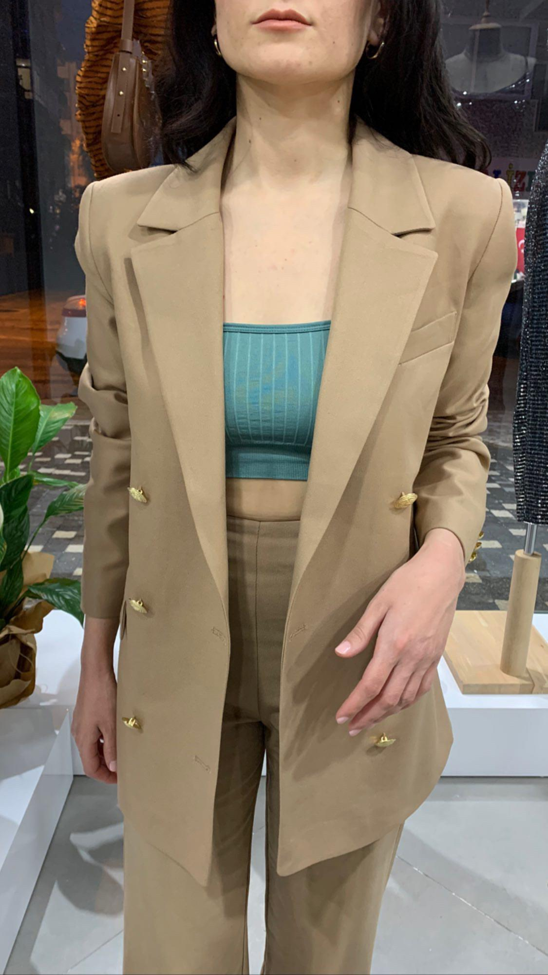 Gold Düğmeli Astarlı Klasik Bej Blazer