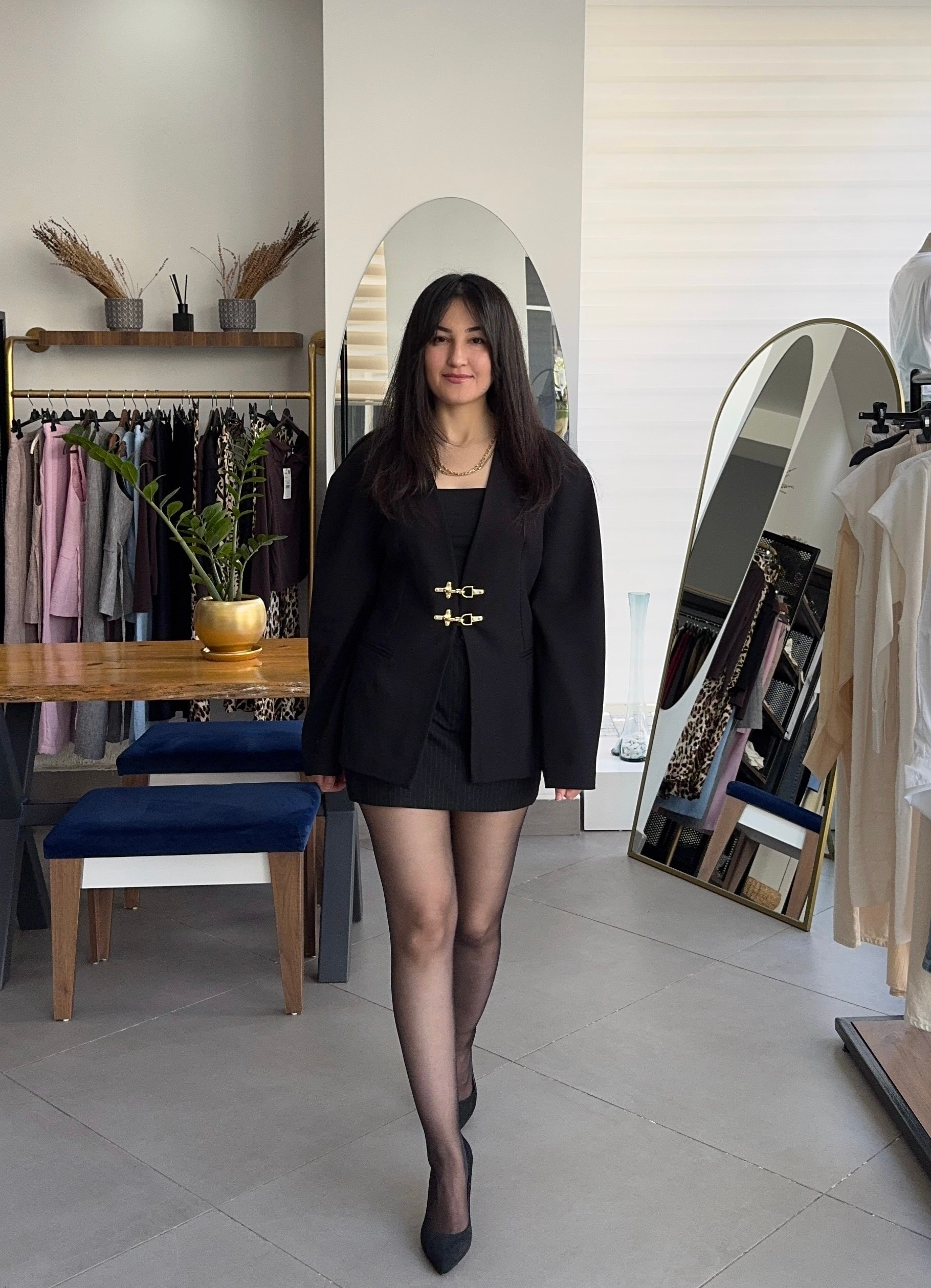 Gold Kanca Detay Yakasız Siyah Blazer Ceket