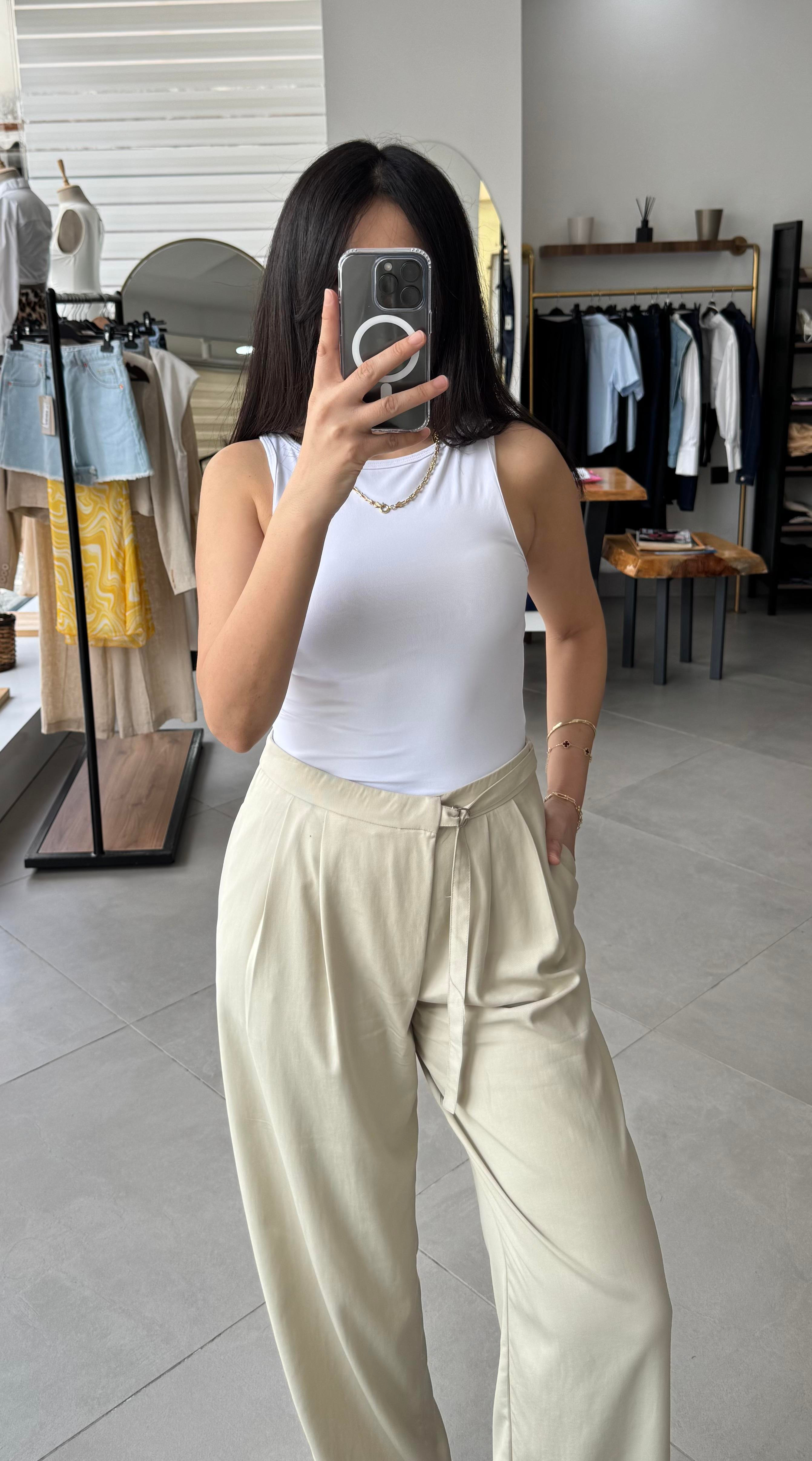 Kayık Yaka Detaylı Yumuşak Dokulu Beyaz Body