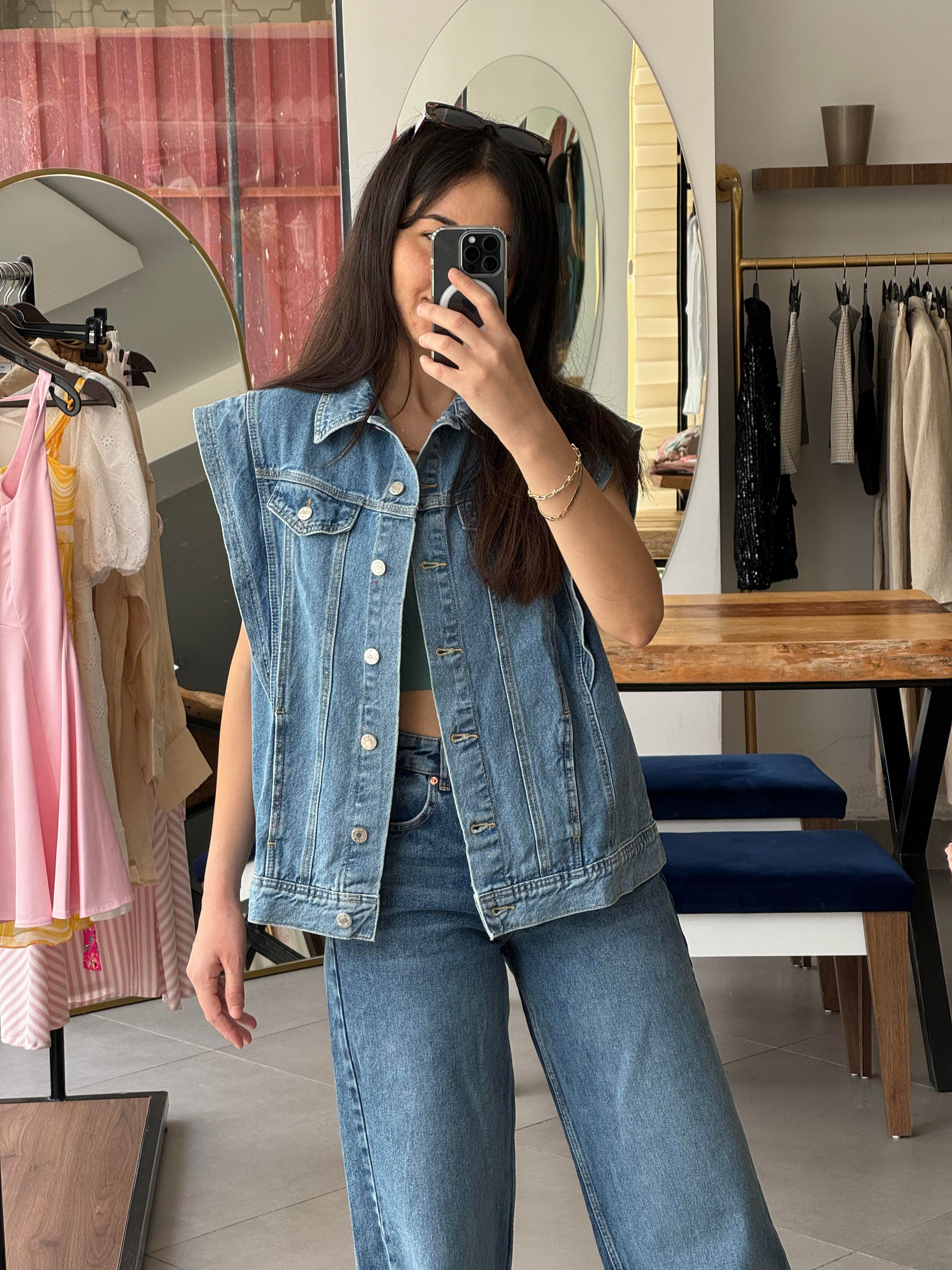 Omuz Detaylı Mavi Denim Yelek