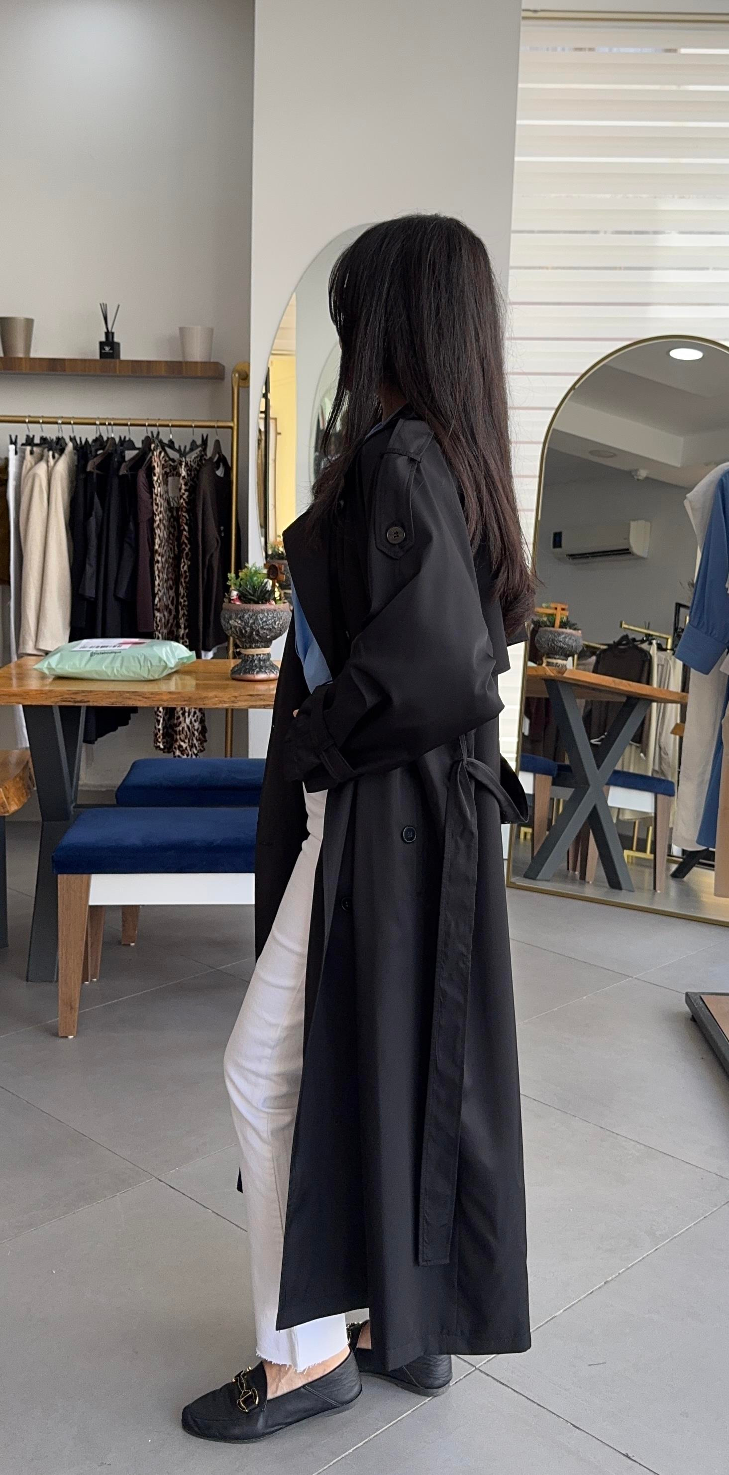 Oversize Astarlı Su İtici Siyah Trençkot