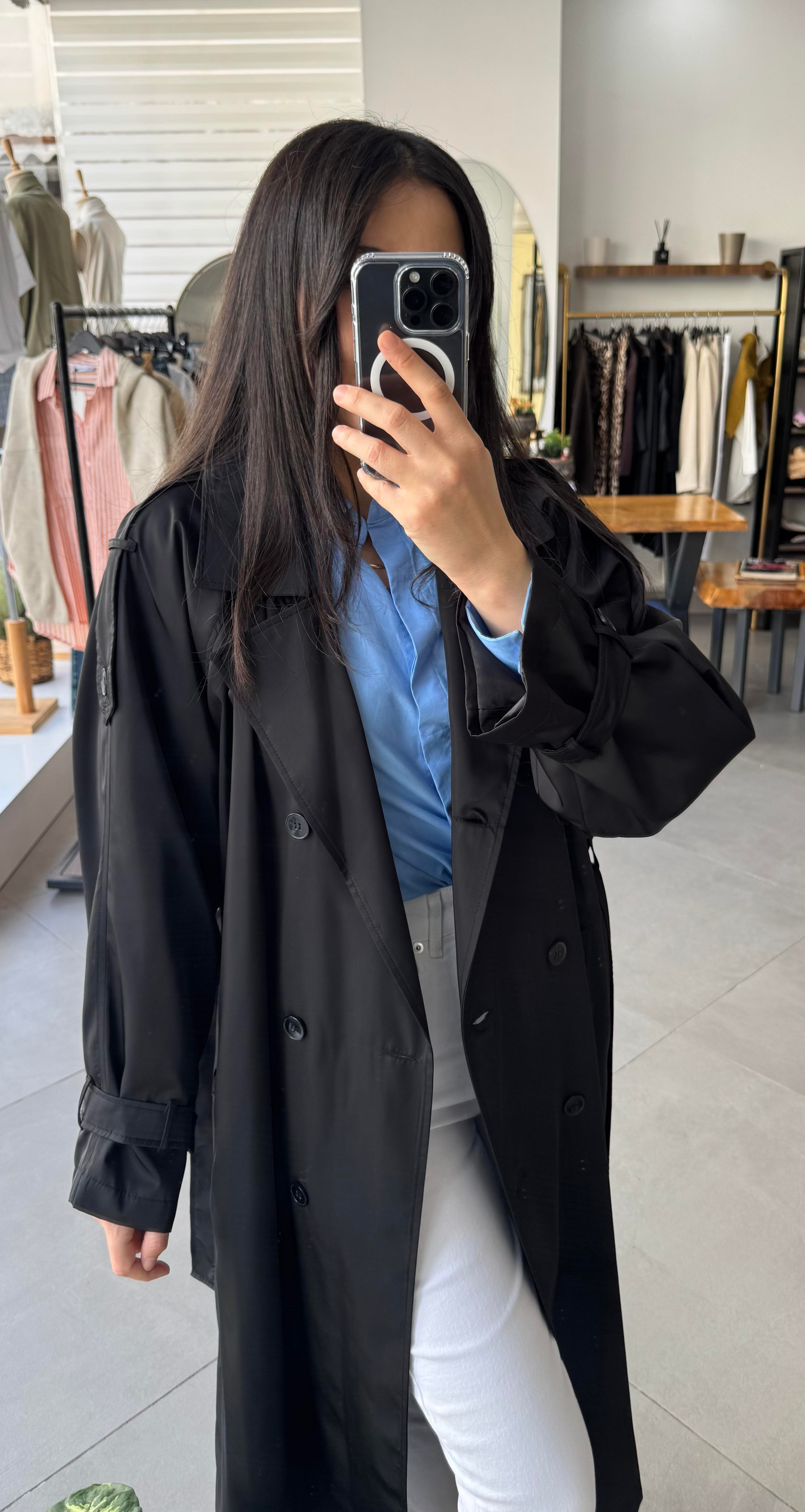 Oversize Astarlı Su İtici Siyah Trençkot