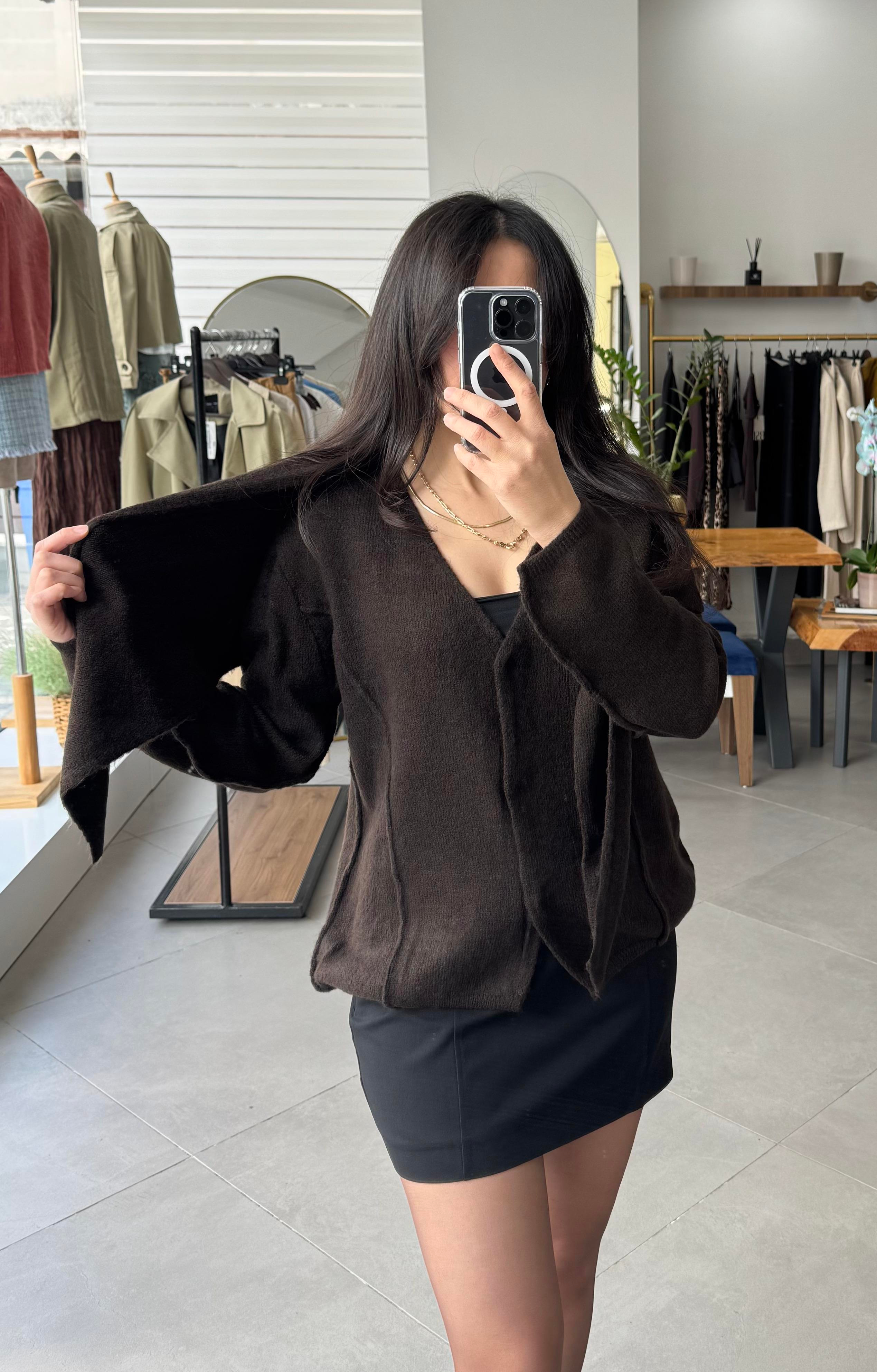 Oversize Atkılı Acı Kahve Triko Hırka