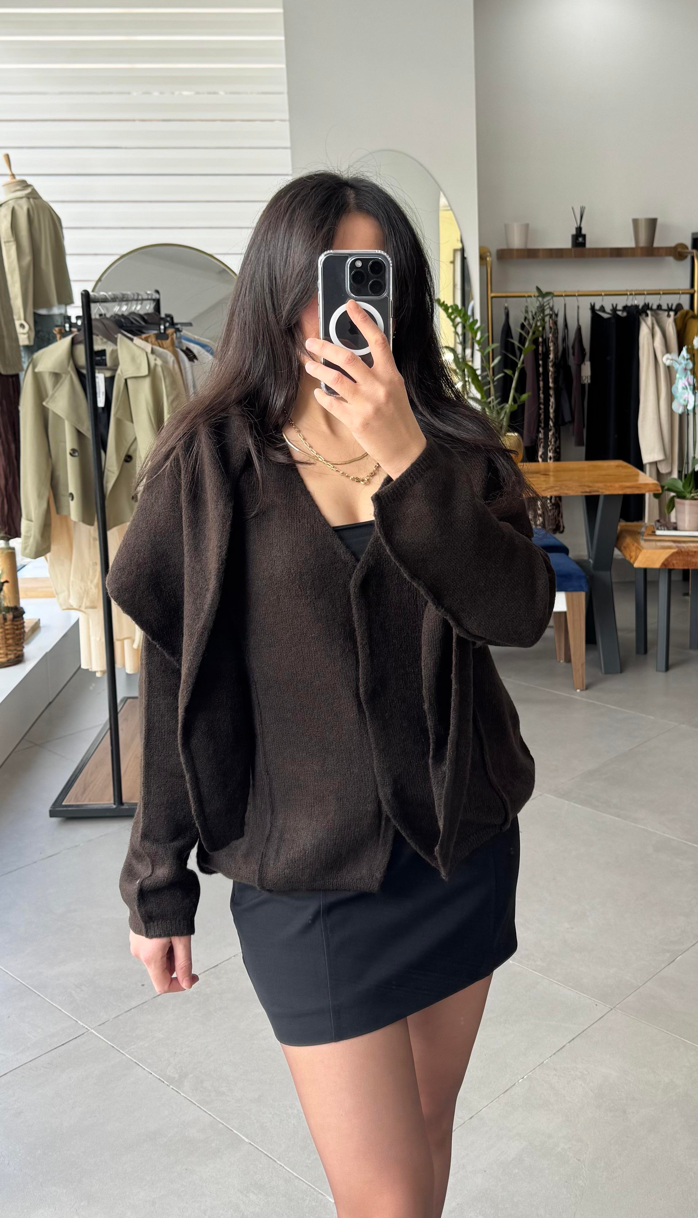 Oversize Atkılı Acı Kahve Triko Hırka