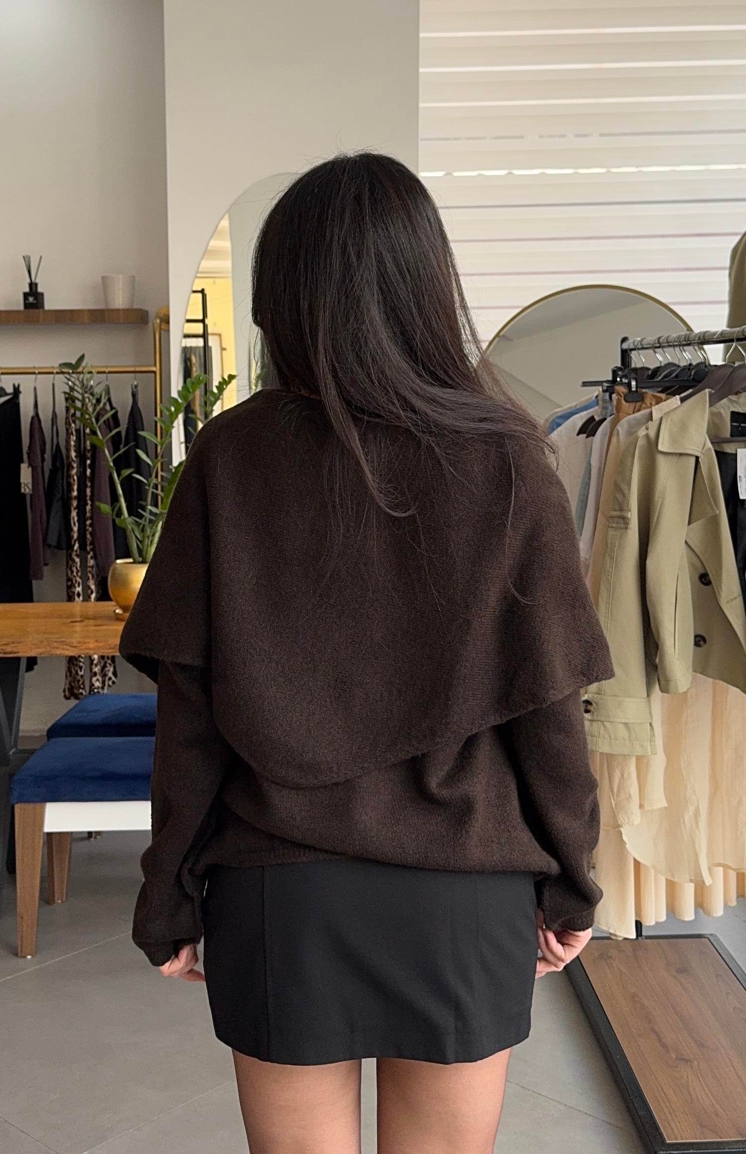 Oversize Atkılı Acı Kahve Triko Hırka