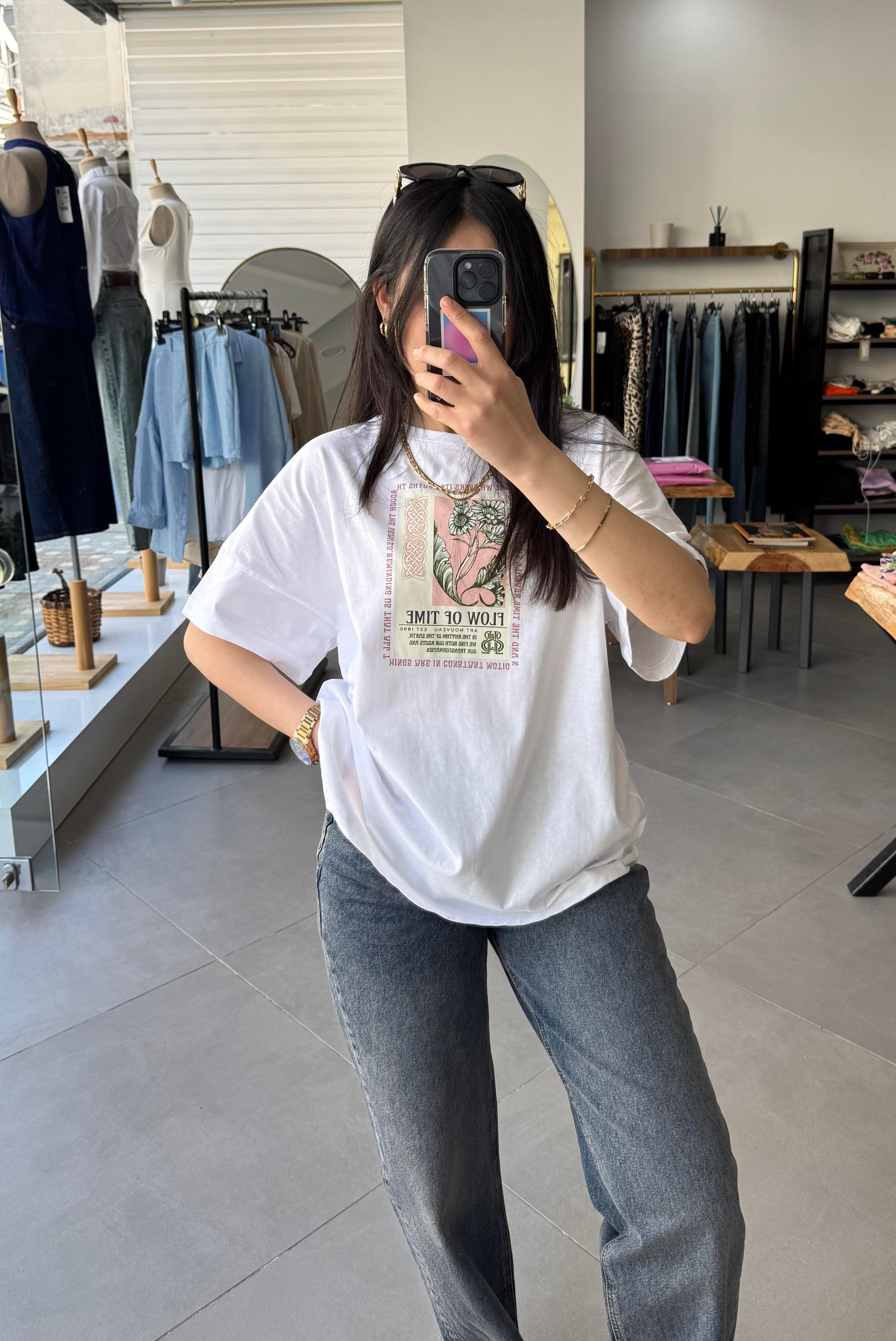 Oversize Baskılı Beyaz Tişört