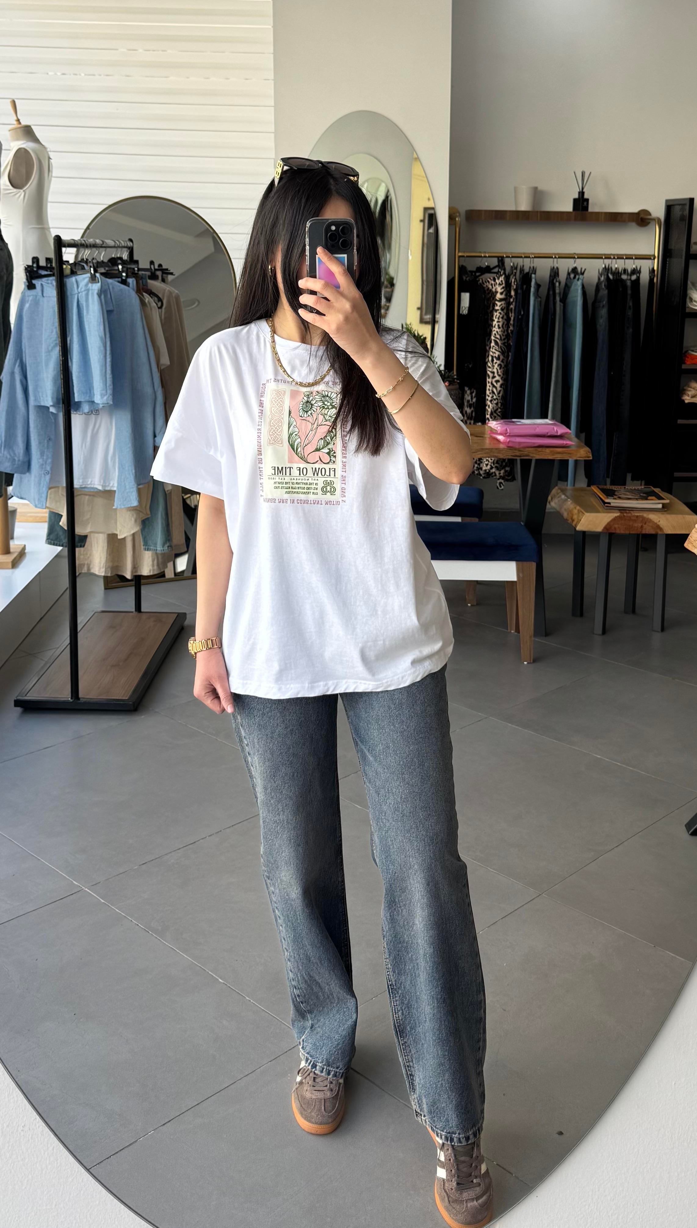 Oversize Baskılı Beyaz Tişört