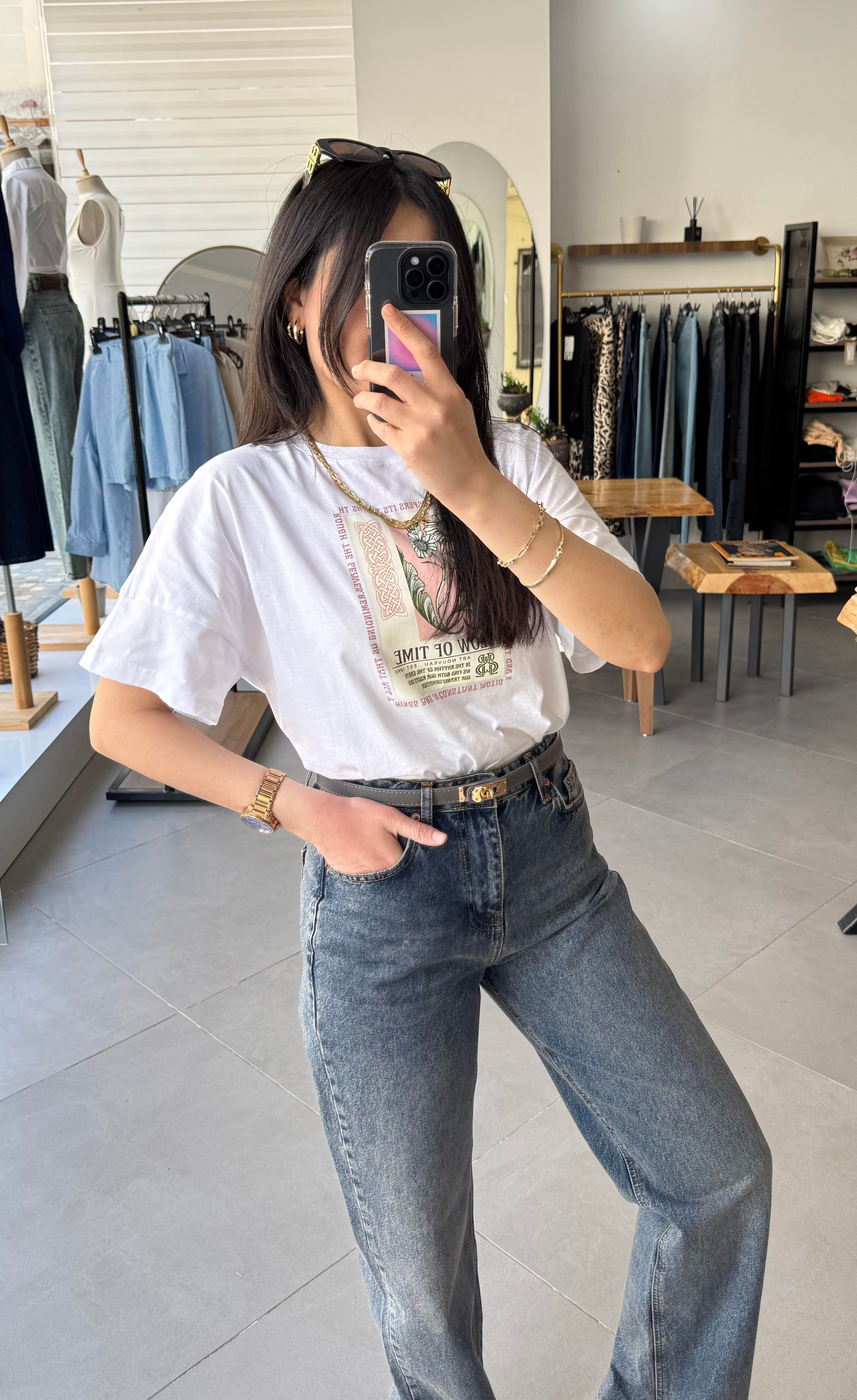 Oversize Baskılı Beyaz Tişört