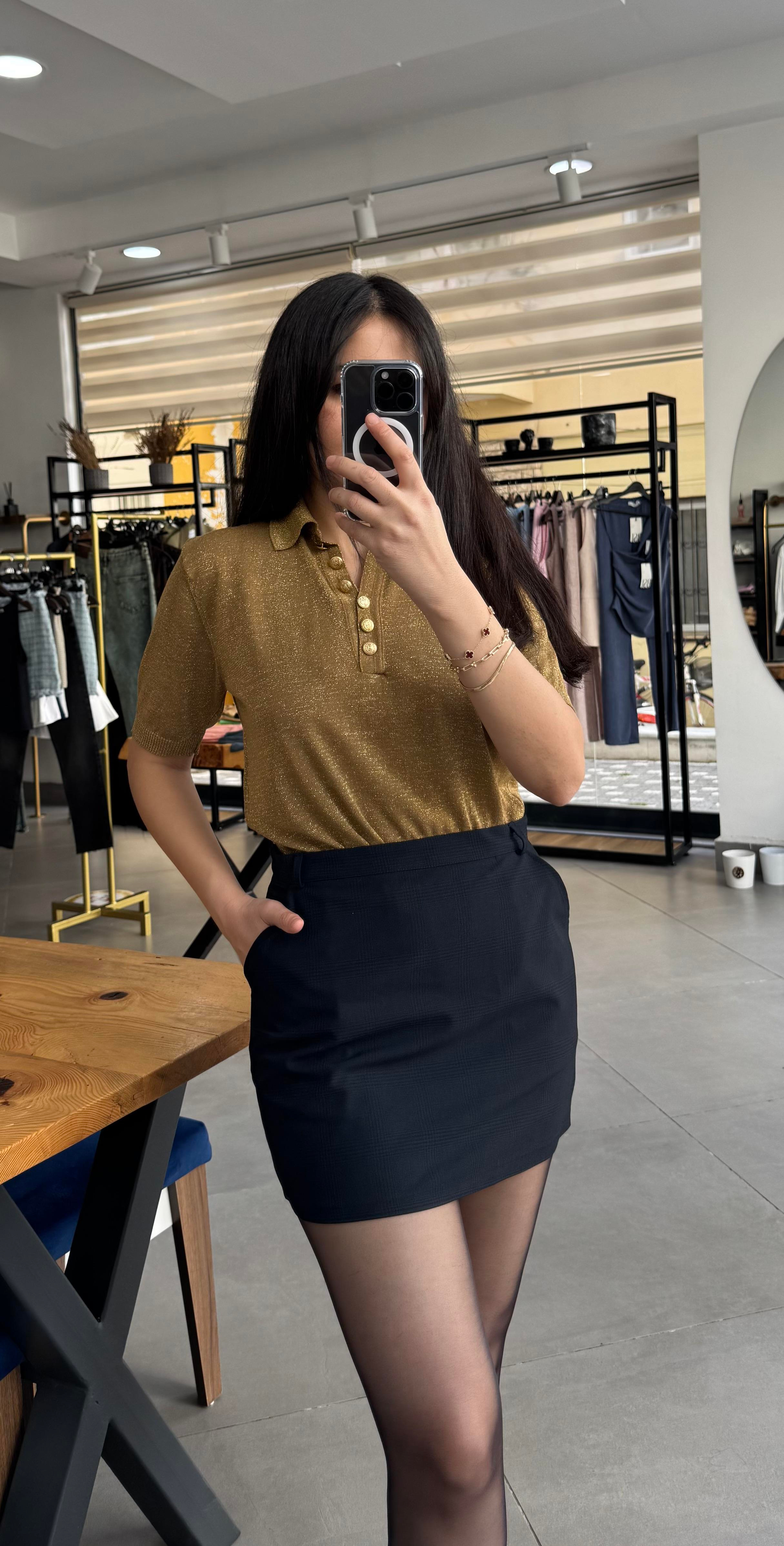 Polo Yaka Gold Düğme Detaylı Simli Hardal Triko