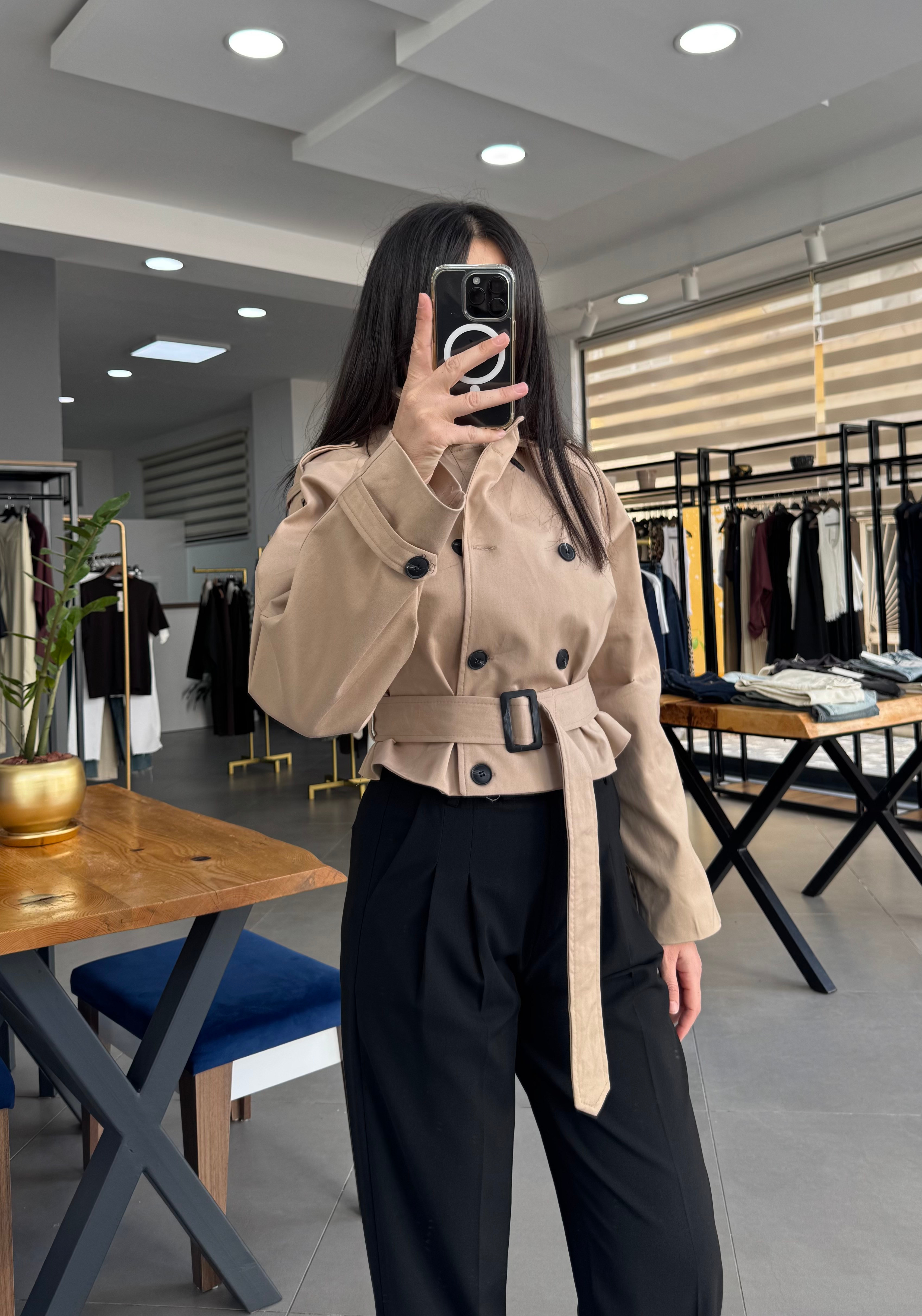 Premium Kemer Detaylı Kısa Camel Trençkot