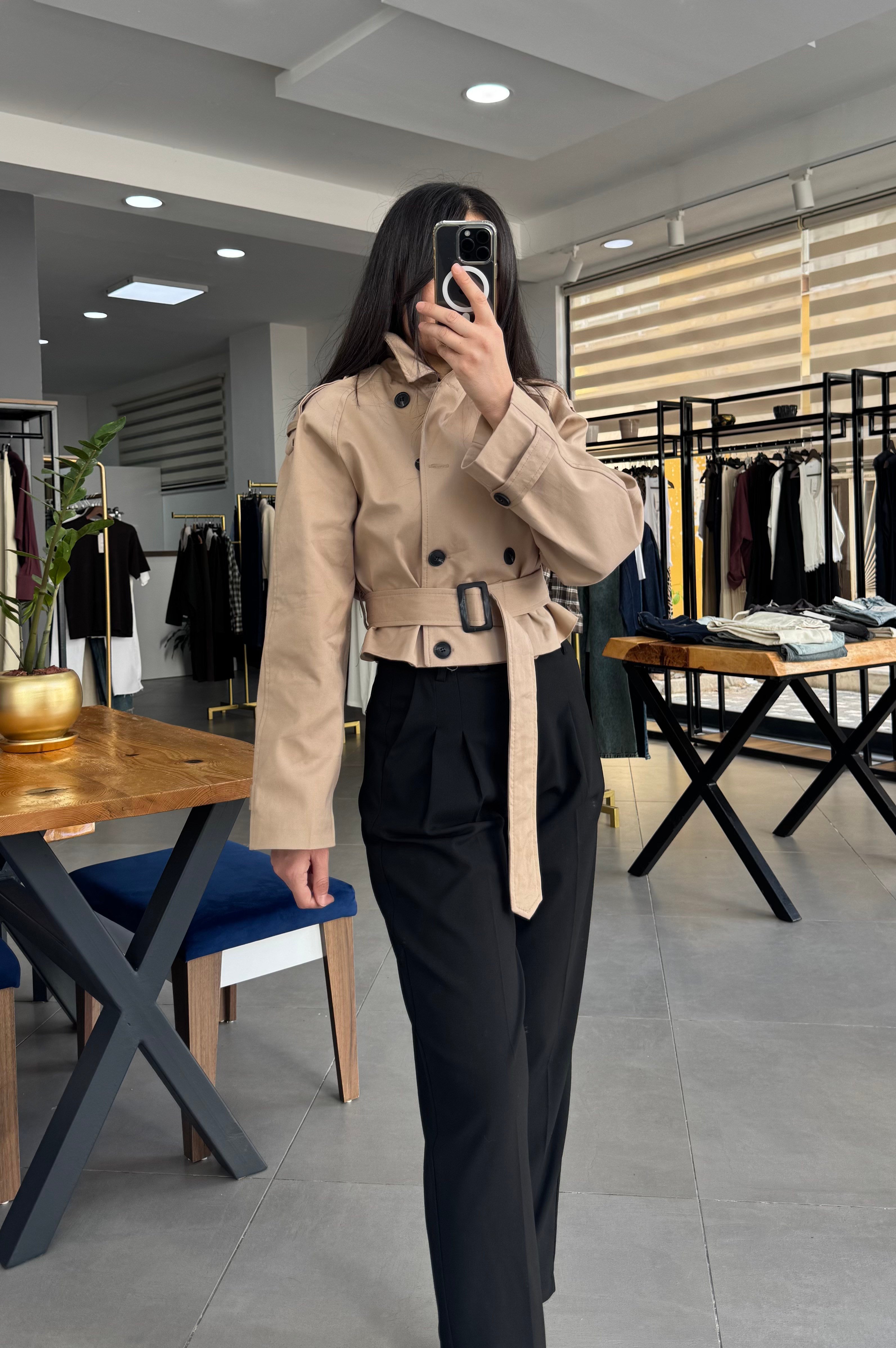 Premium Kemer Detaylı Kısa Camel Trençkot