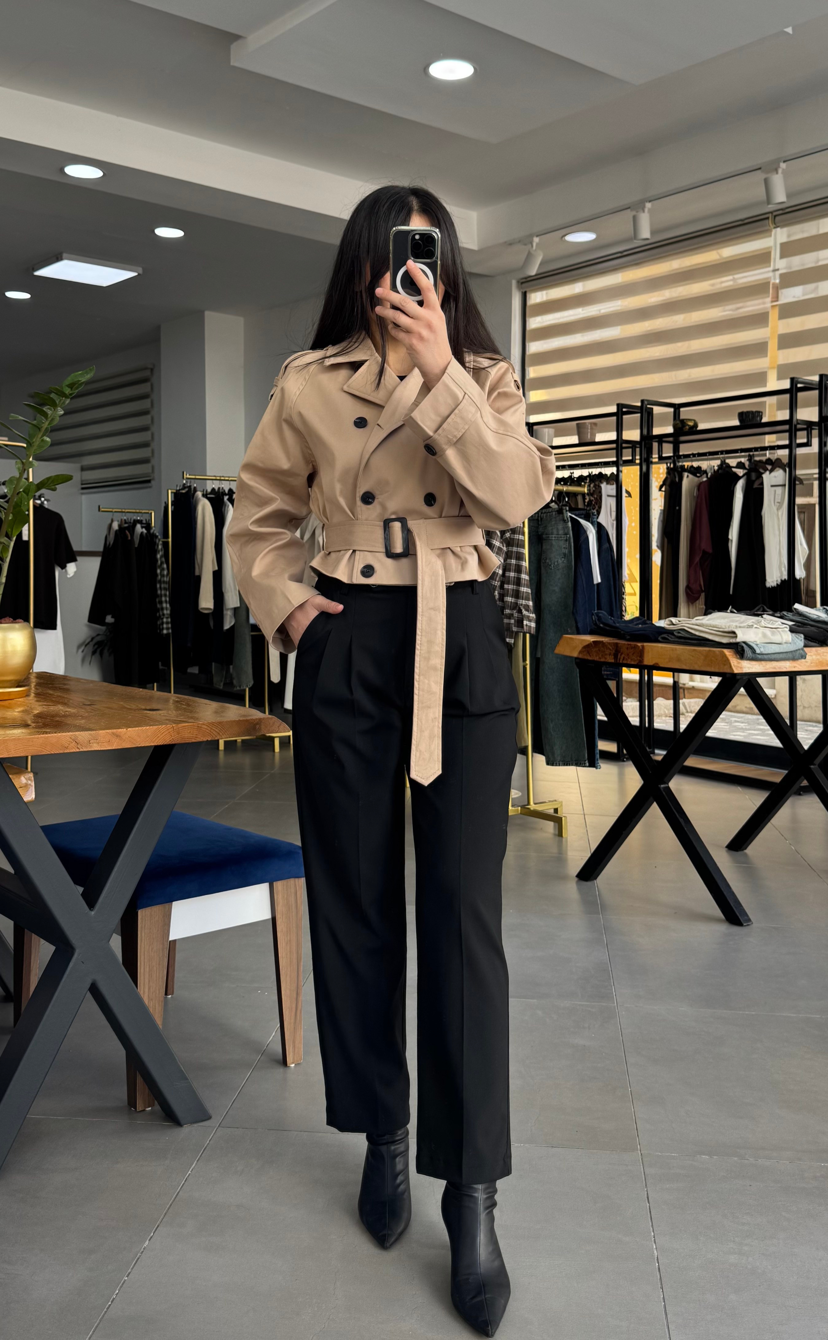 Premium Kemer Detaylı Kısa Camel Trençkot