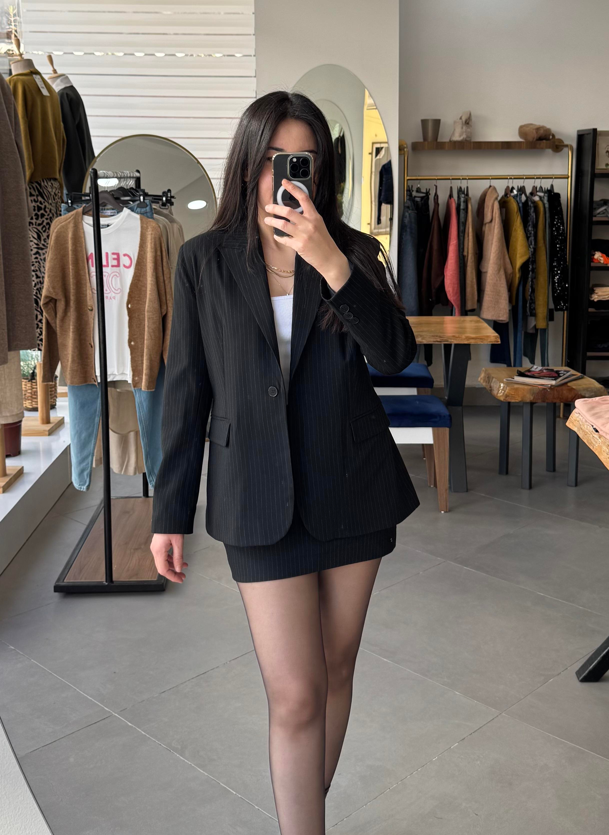 Siyah Çizgili Astarlı Blazer Ceket