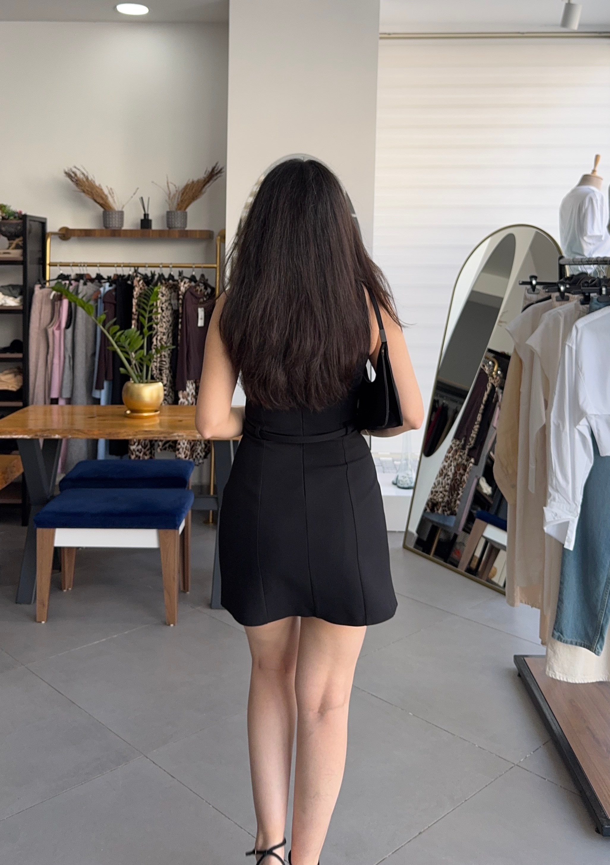 Siyah Kare Yaka Askılı Kemer Detay Astarlı Mini Elbise