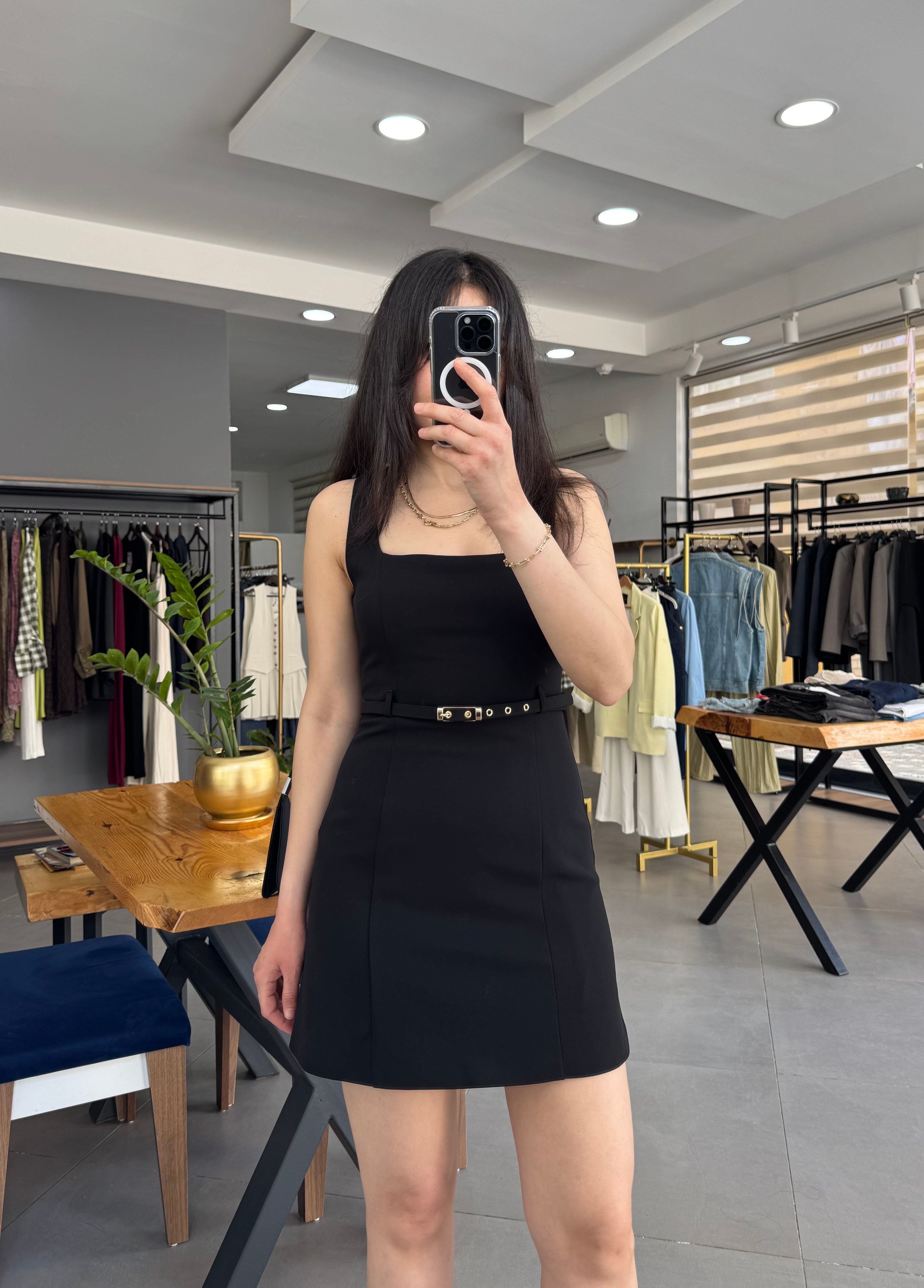 Siyah Kare Yaka Askılı Kemer Detay Astarlı Mini Elbise