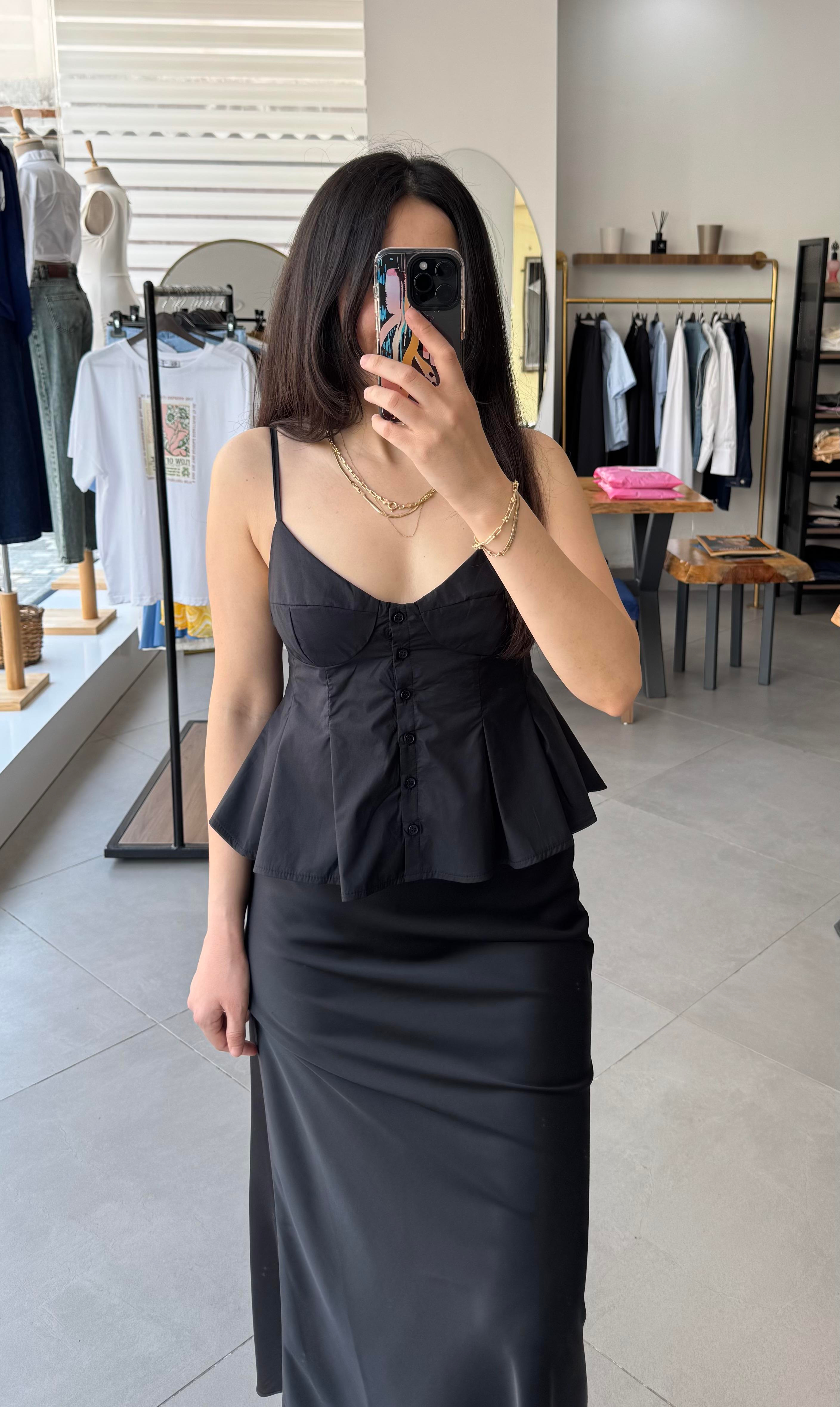 Siyah Kuplu Pileli Ön Düğmeli Poplin Askılı Bluz