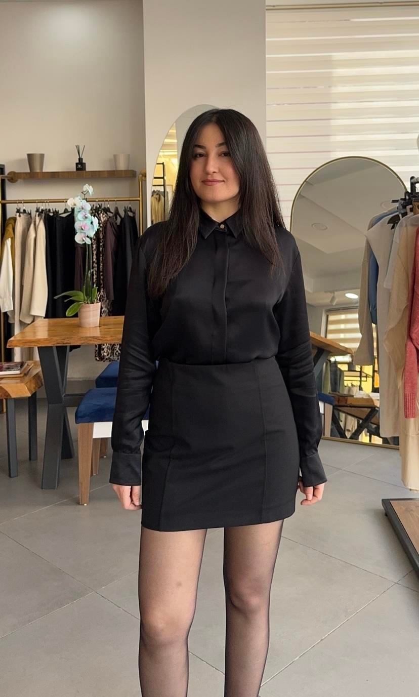 Siyah Yan Fermuar Detaylı Astarlı Mini Etek