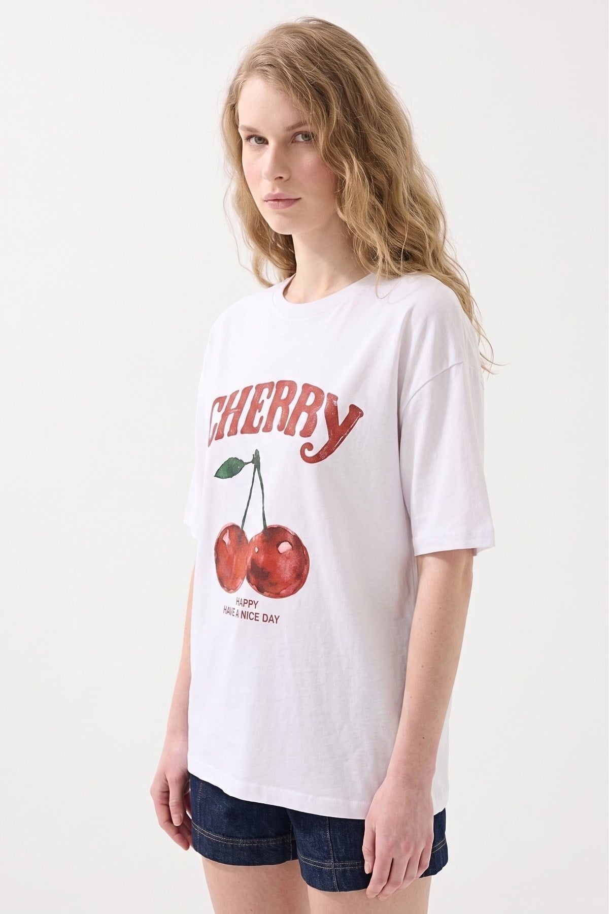 Cherry Baskılı Oversize Tişört EKRU