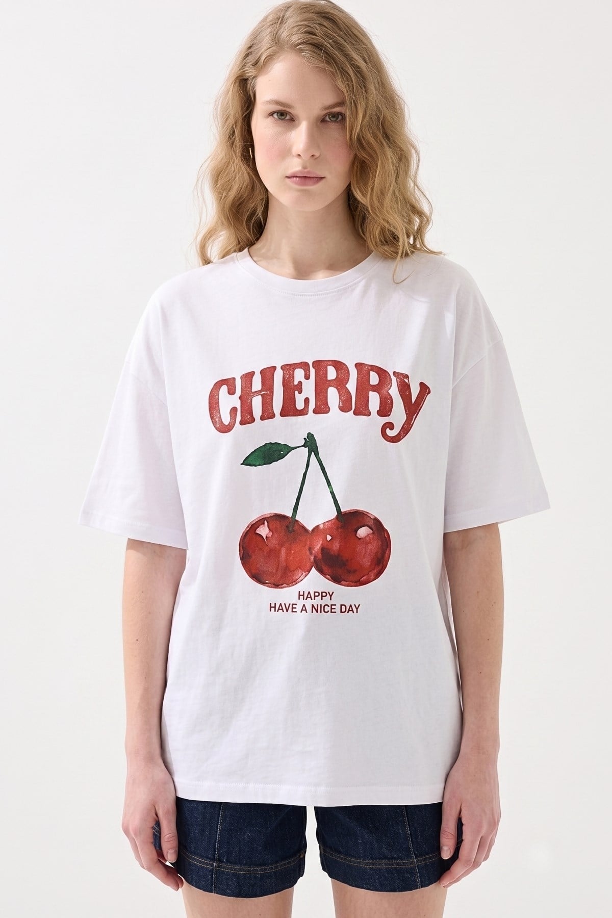 Cherry Baskılı Oversize Tişört EKRU