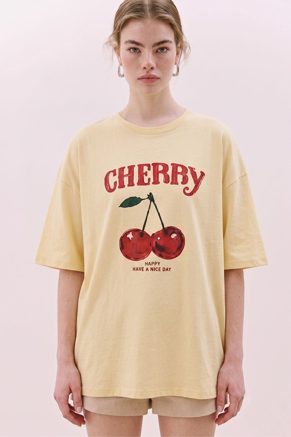 Cherry Baskılı Oversize Tişört SARI