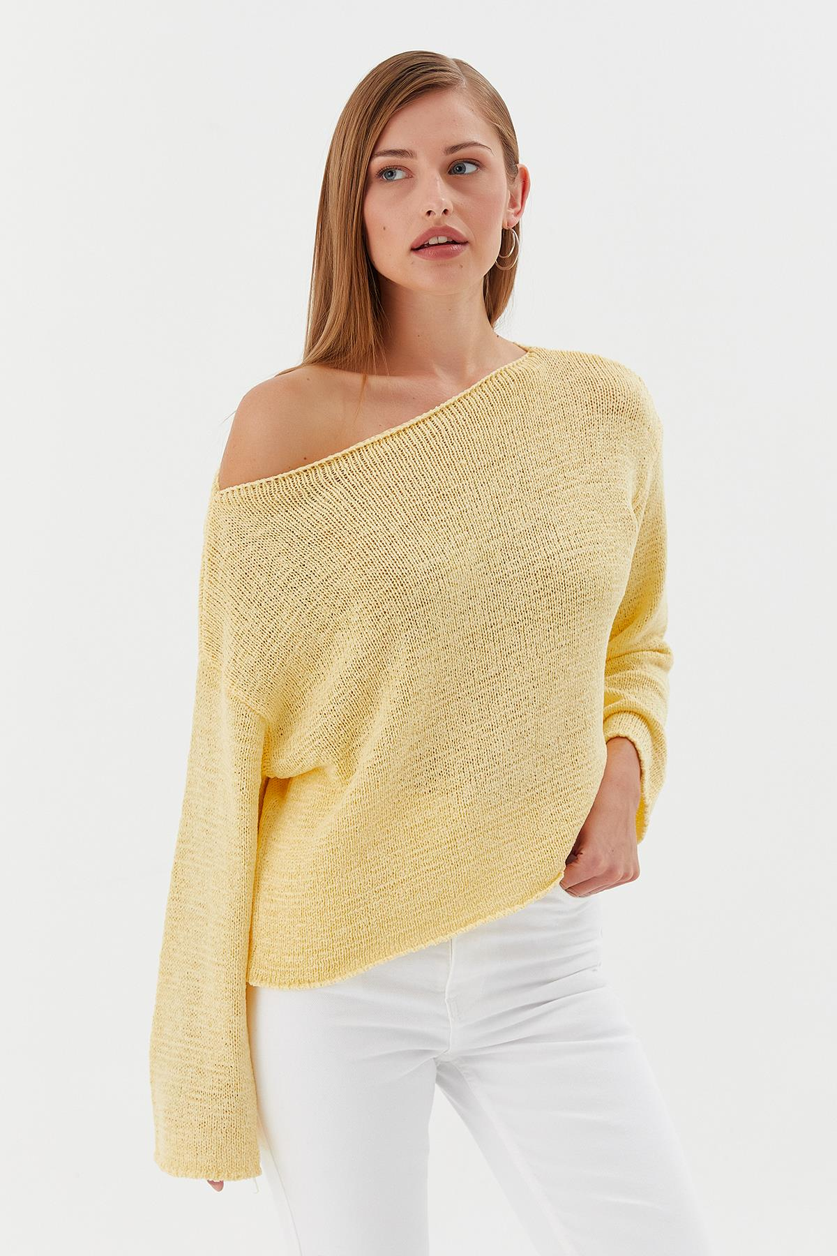 Kayık Yaka Oversize İnce Triko Kazak SARI