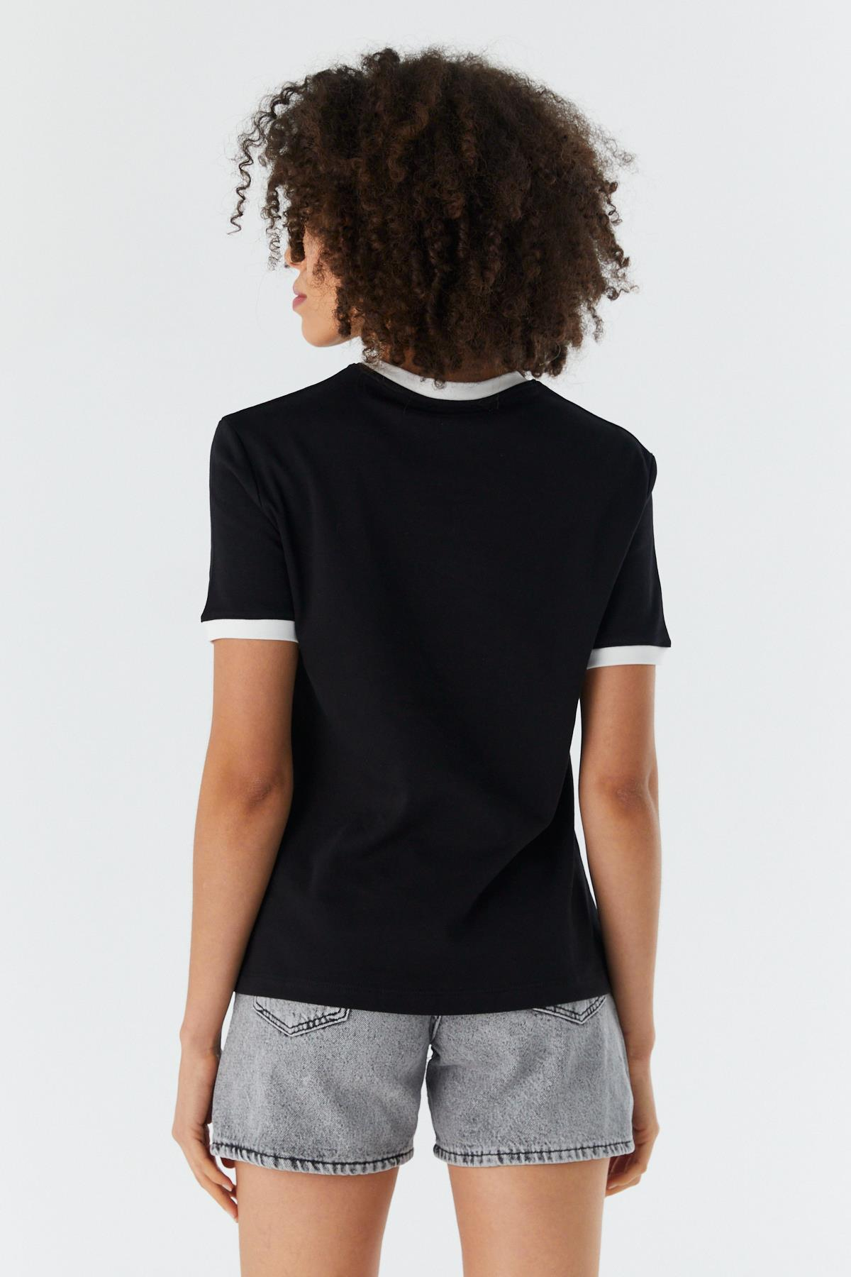 Şerit Detaylı Bluz SIYAH