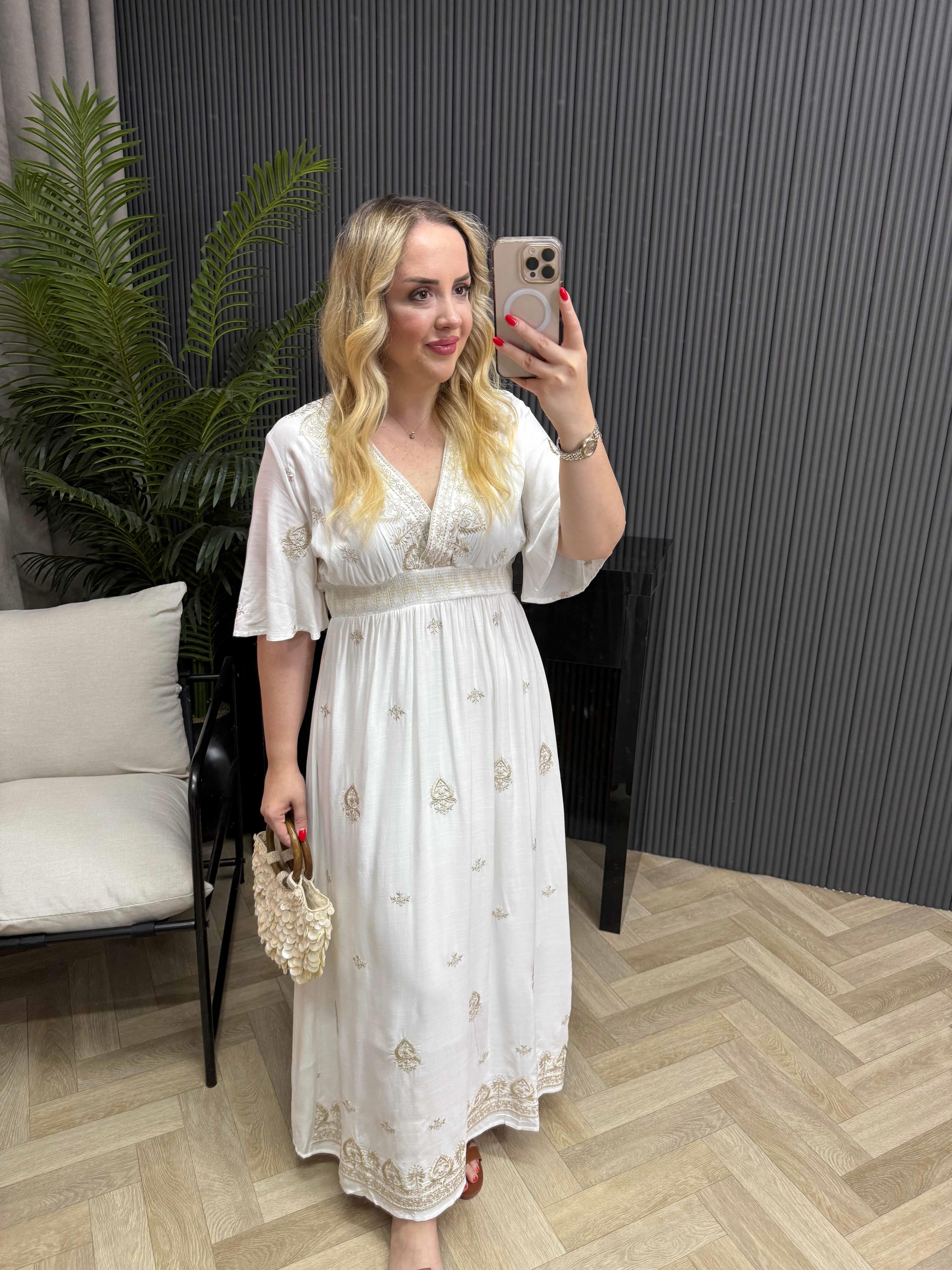 Amaris Nakış İşleme Tasarım İthal Elbise