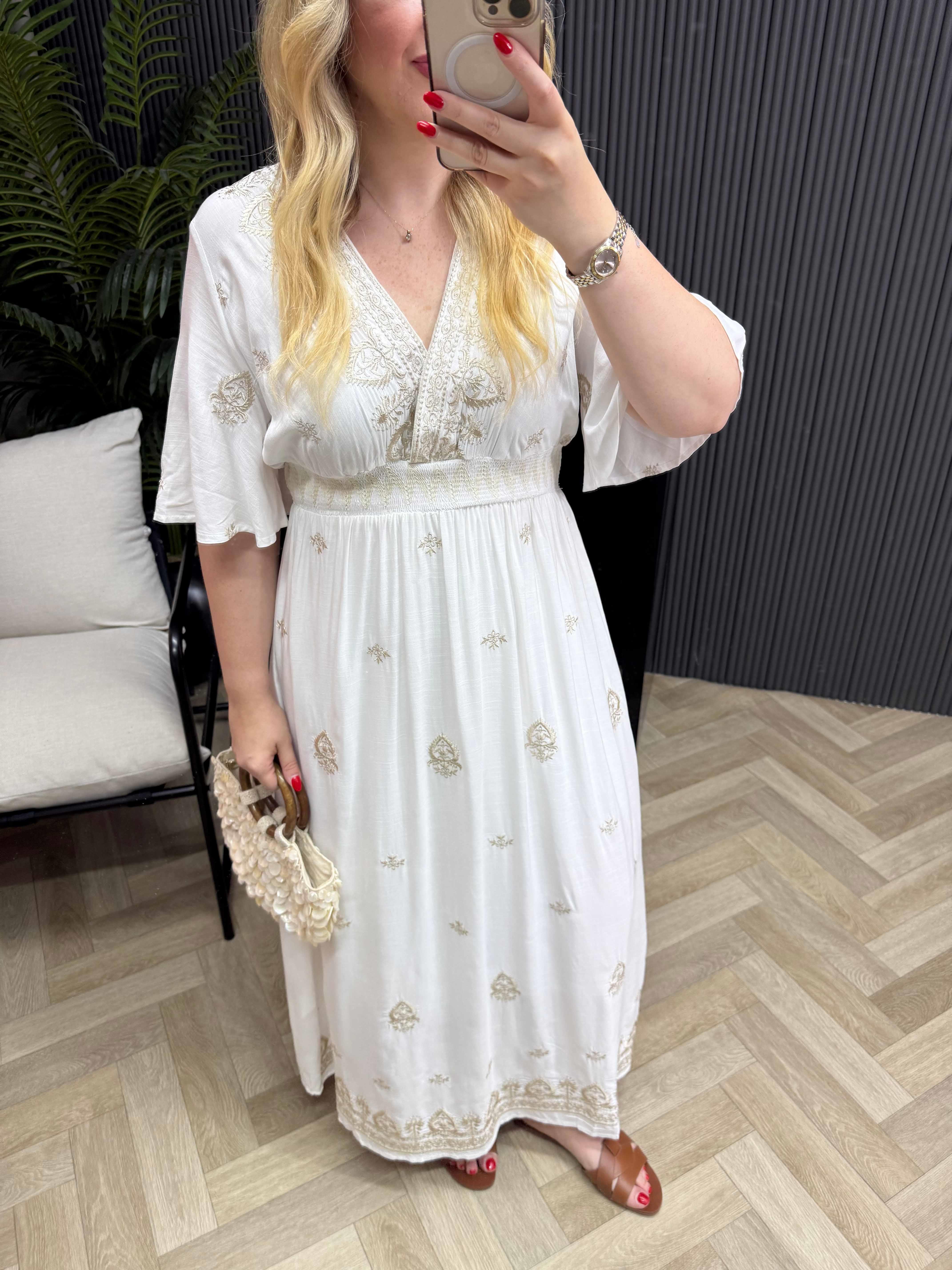 Amaris Nakış İşleme Tasarım İthal Elbise