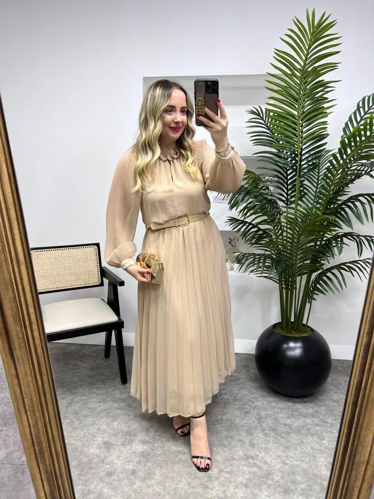 AMBER YAKA DETAYLI BELİ LASTİKLİ ŞİFON ELBİSE BEJ