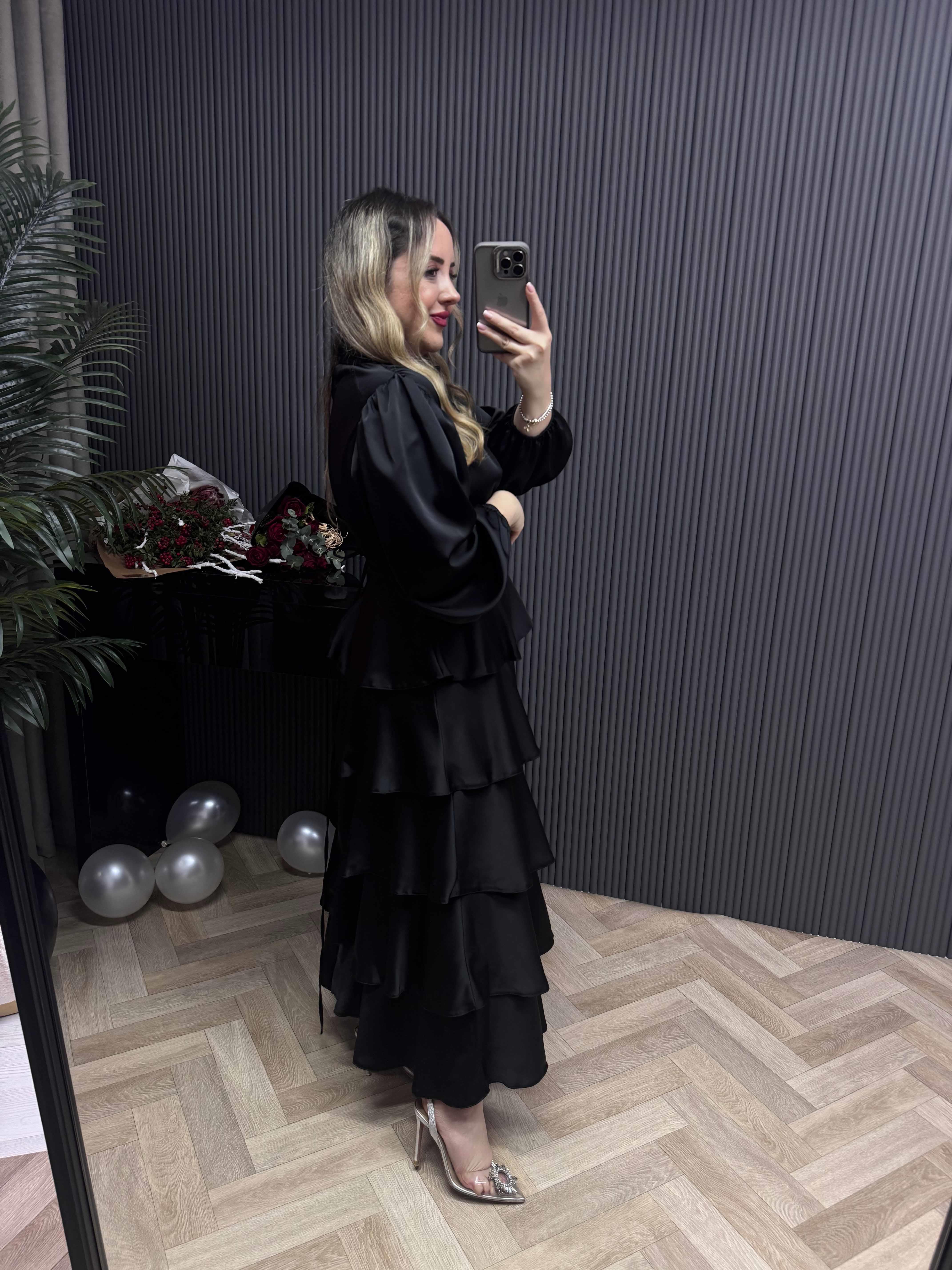 Annabel Katkat Gül Detaylı Özeş Saten Kumaş Elbise Siyah