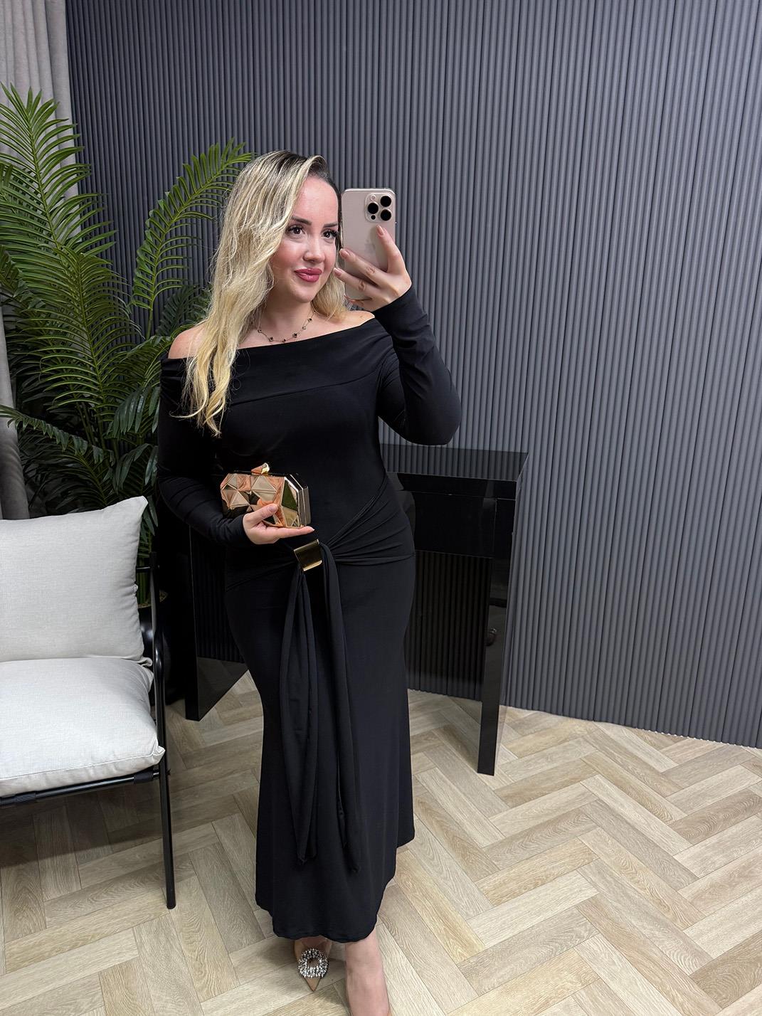 Aura Gold Detaylı Madonna Yaka Elbise Siyah