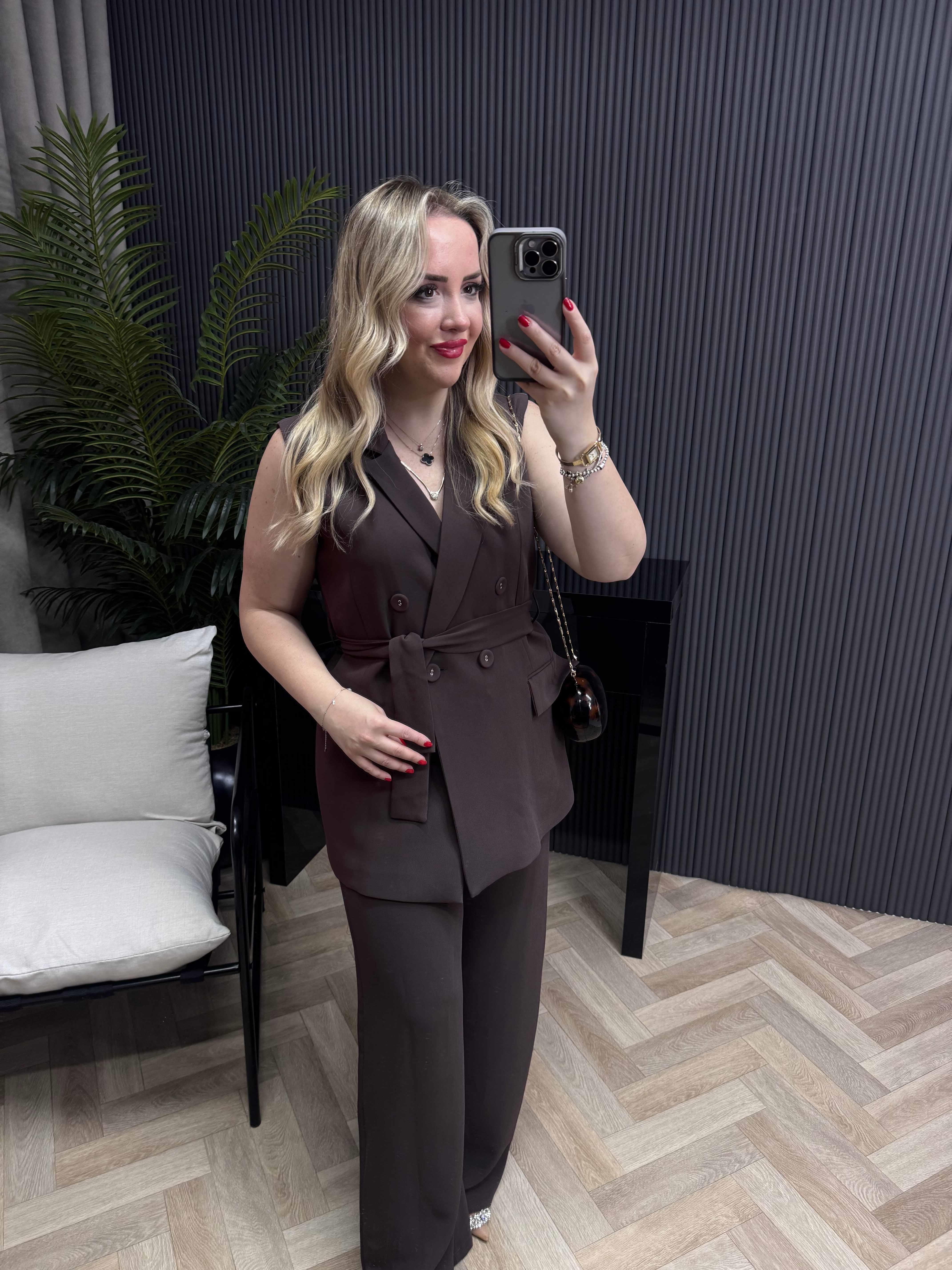 Belden Kuşaklı Yelekli Takım Bitter