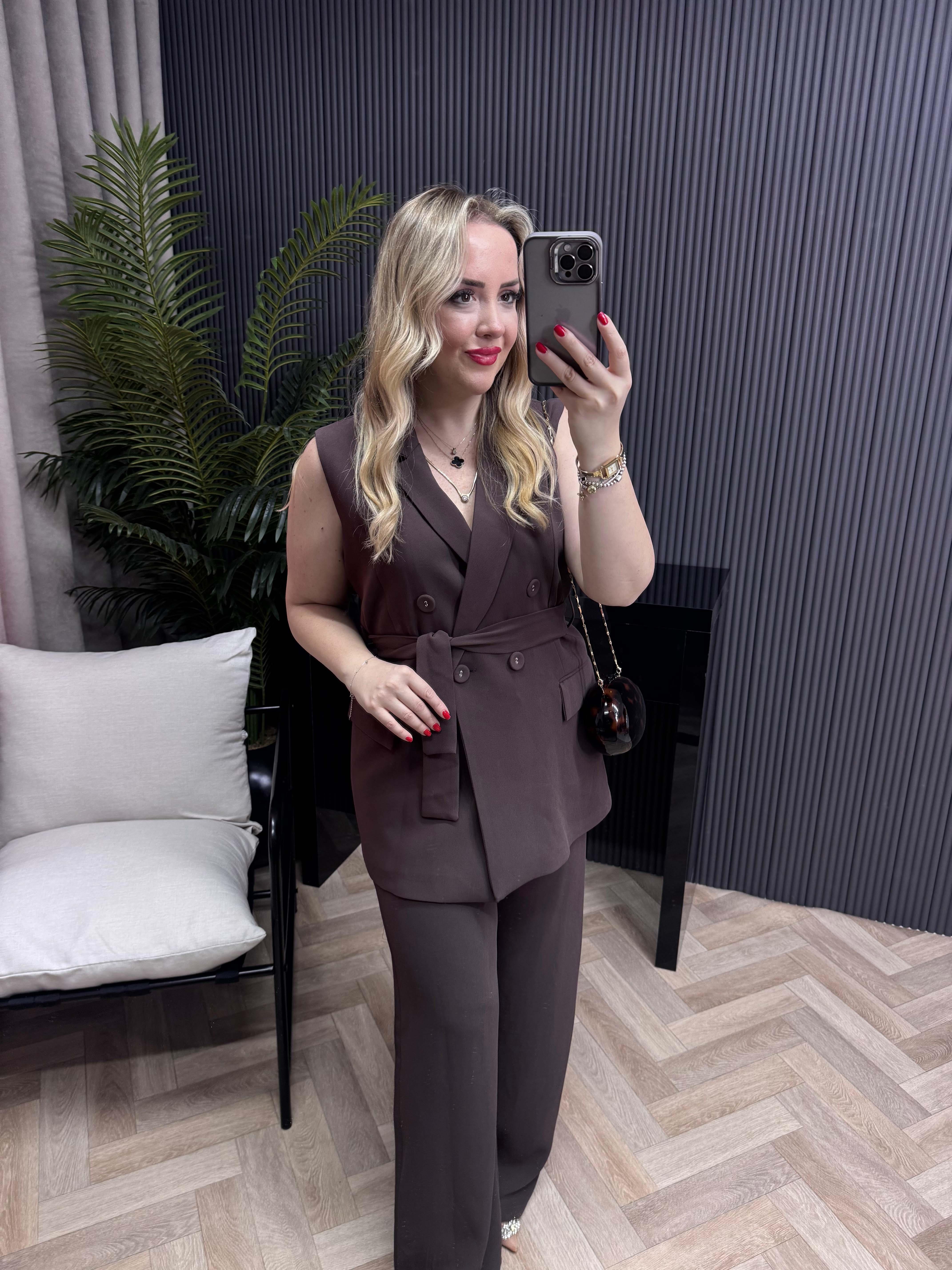 Belden Kuşaklı Yelekli Takım Bitter