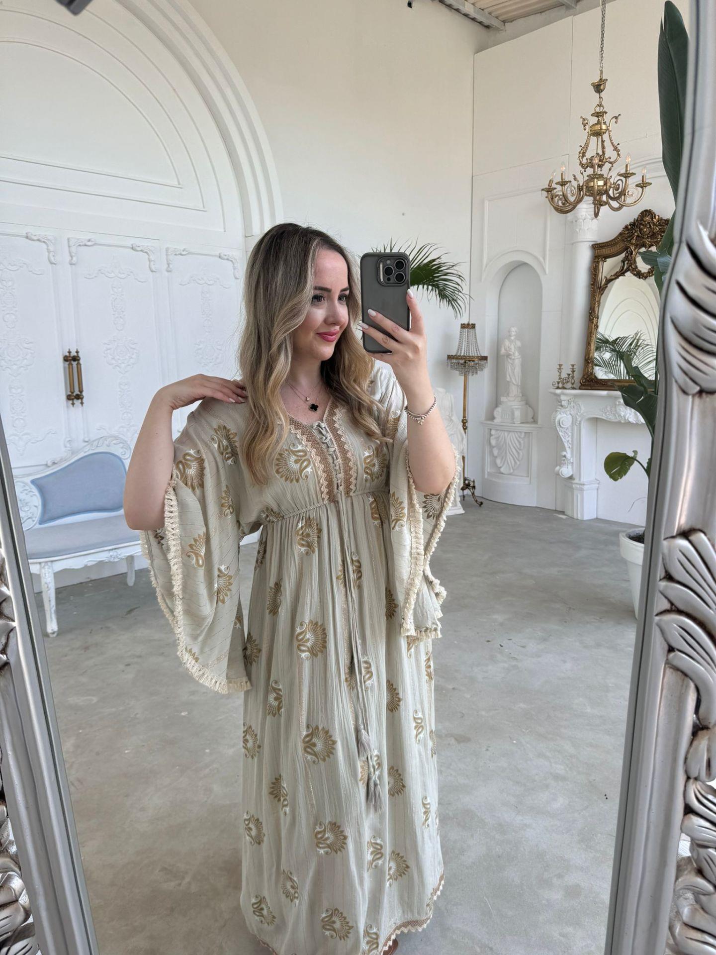 BELDEN LASTIKLI YARASA KOL PÜSKÜL DETAYLI İTHAL ELBİSE BEJ