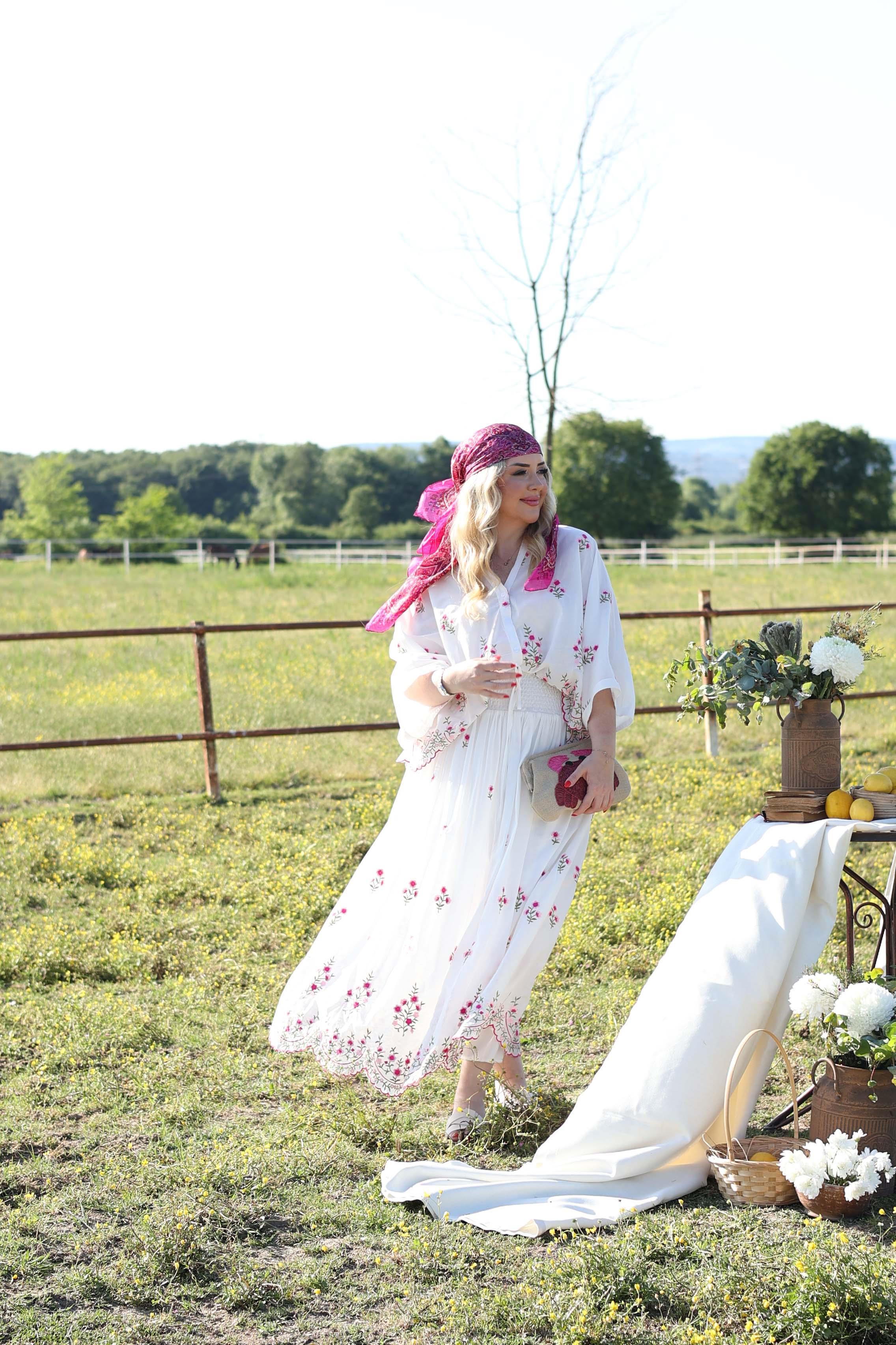 Bella Nakiş İşlemeli Premium İthal Takım Beyaz