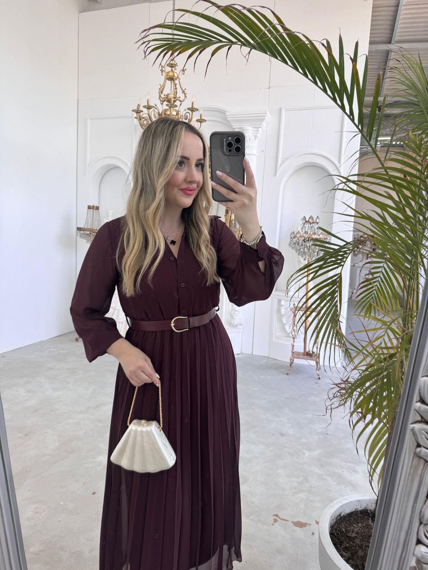 CARMEN PİLİSELİ KEMERLİ ŞİFON ELBİSE MÜRDÜM