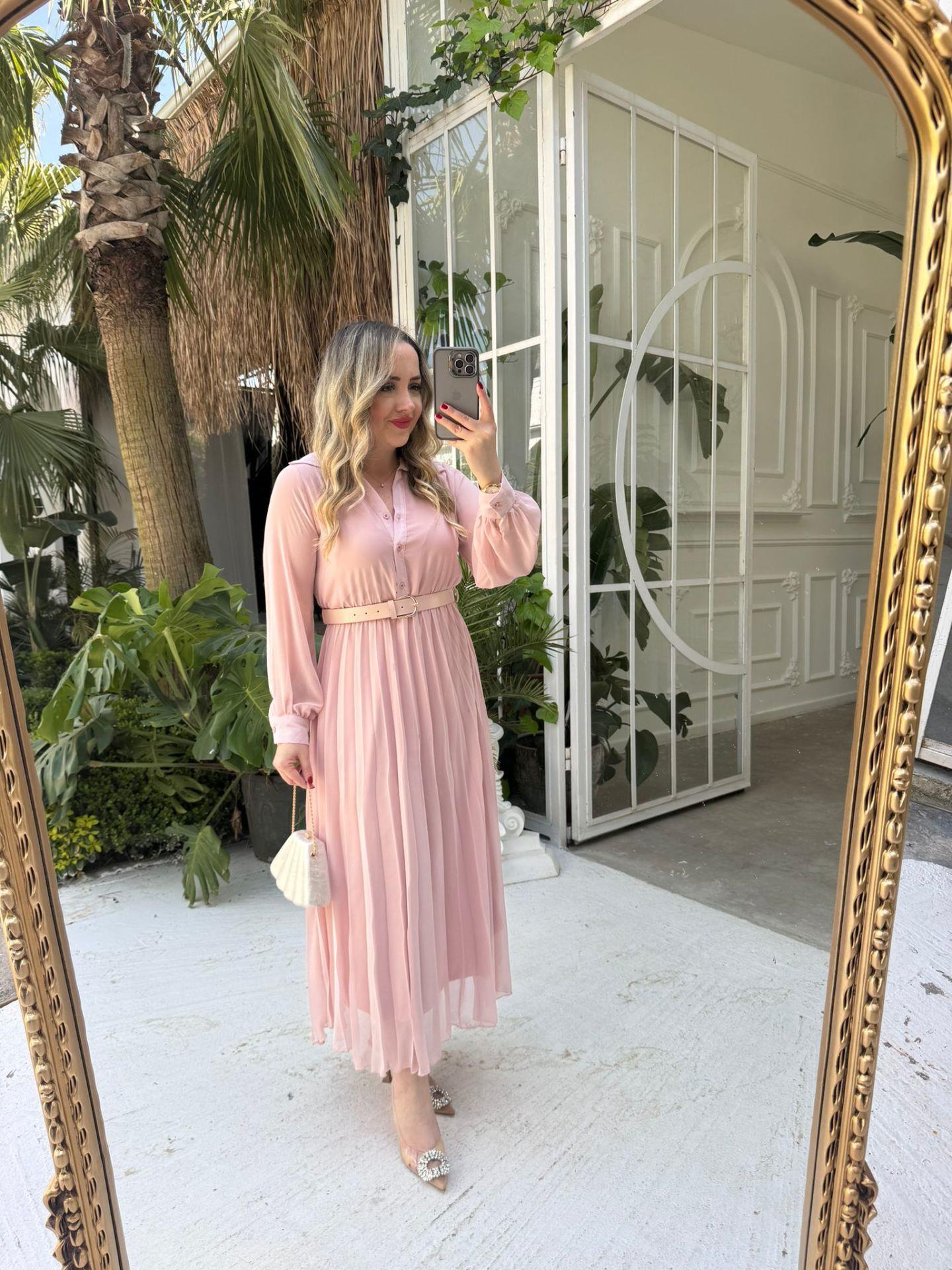 CARMEN PİLİSELİ KEMERLİ ŞİFON ELBİSE TOZ PEMBE