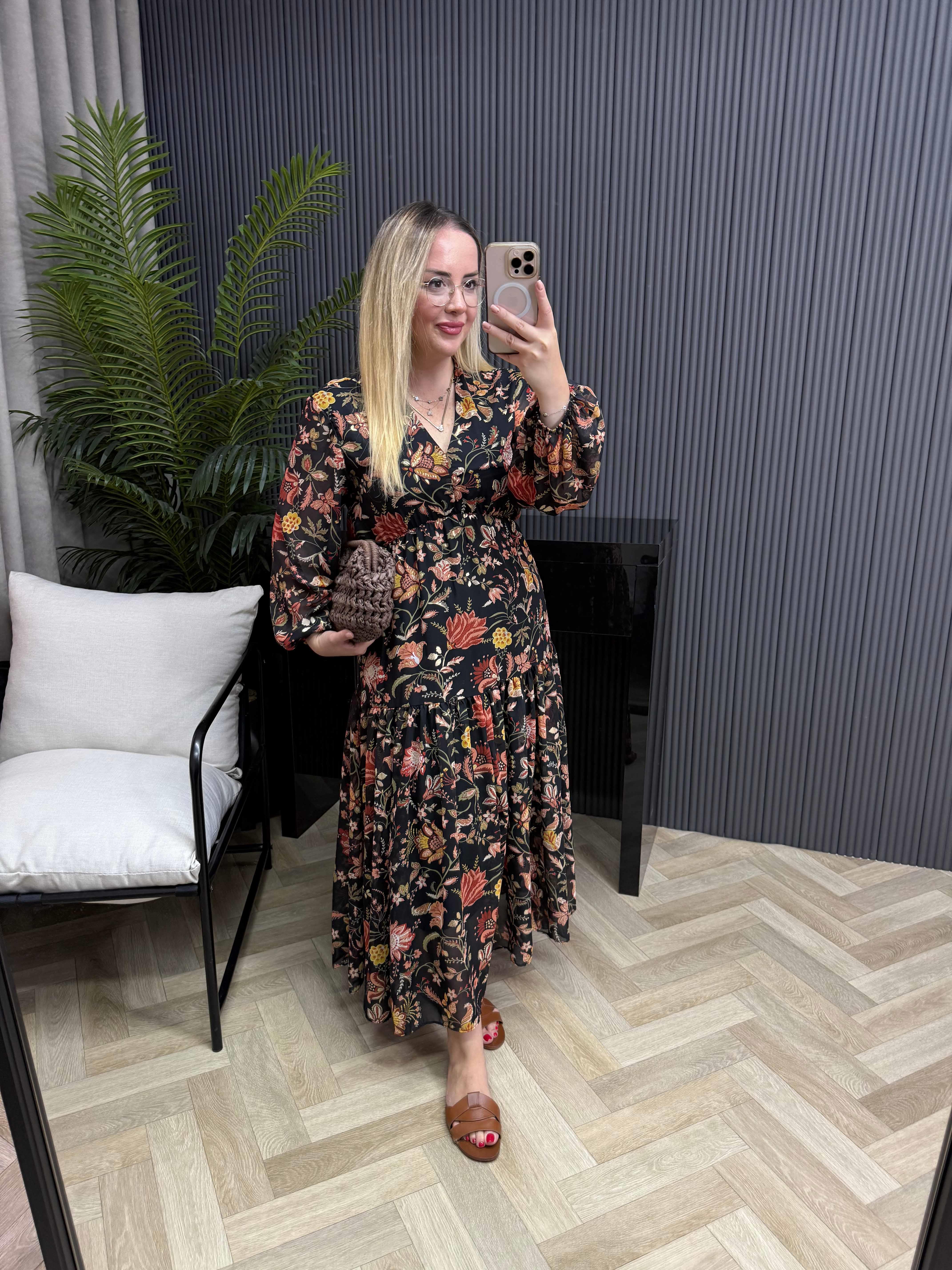 Çiçekli Şifon Kumaş Beli Lastikli Şifon Elbise Siyah Desenli