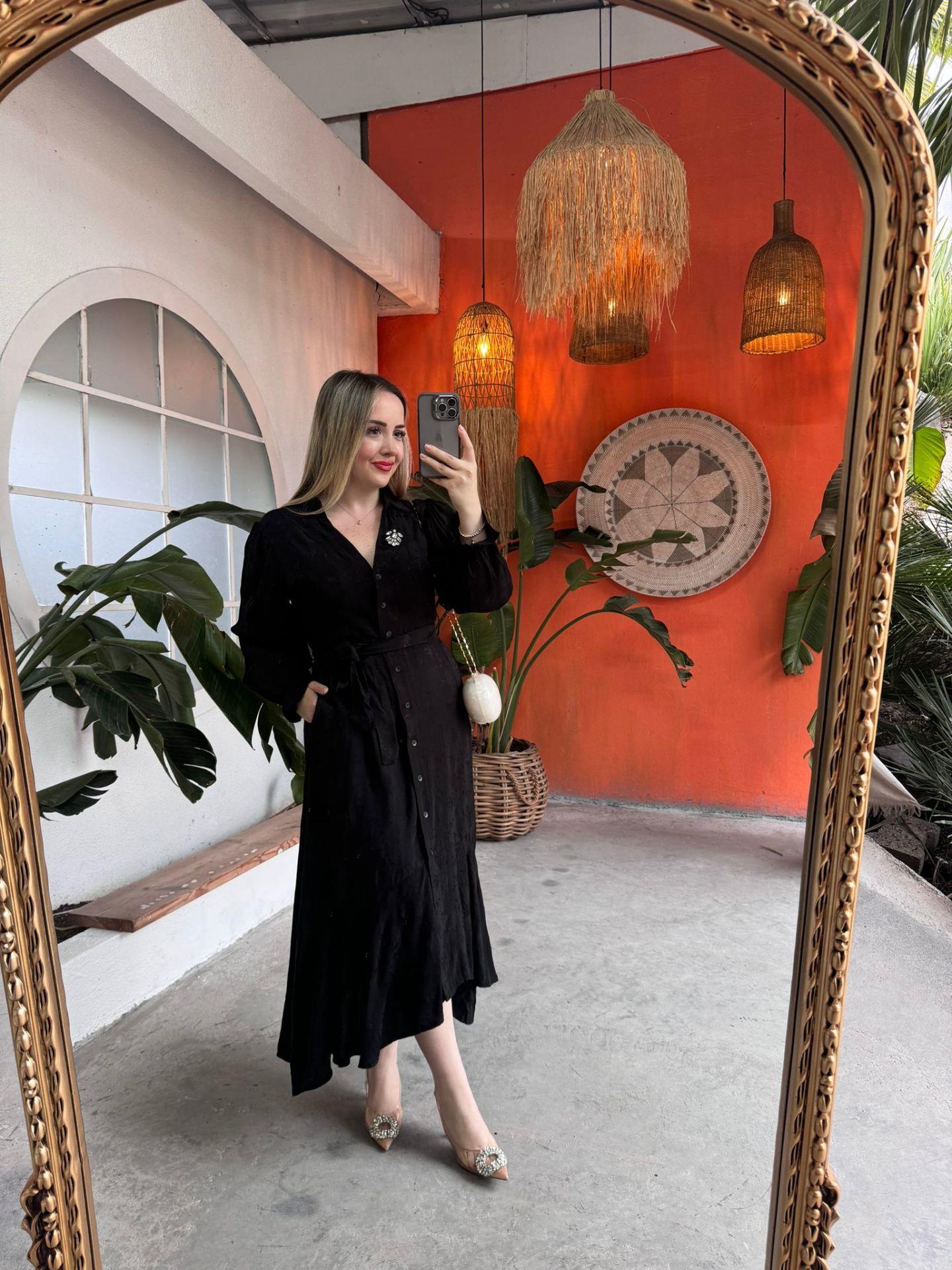 DİVA TAŞ BROŞLU SATEN ELBİSE SİYAH