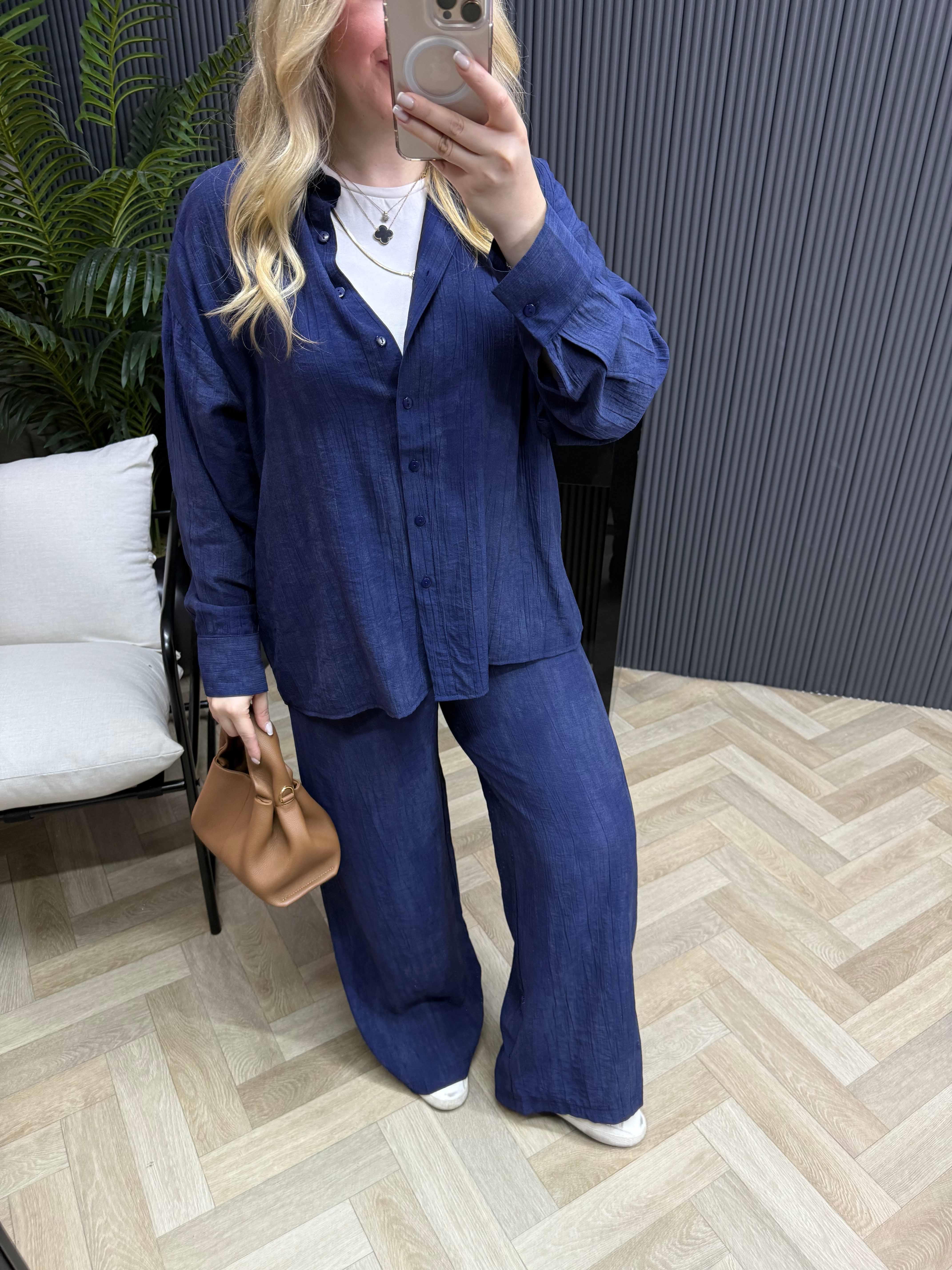 Elina Arkası Fiyonk Detaylı Tasarım Takım Lacivert