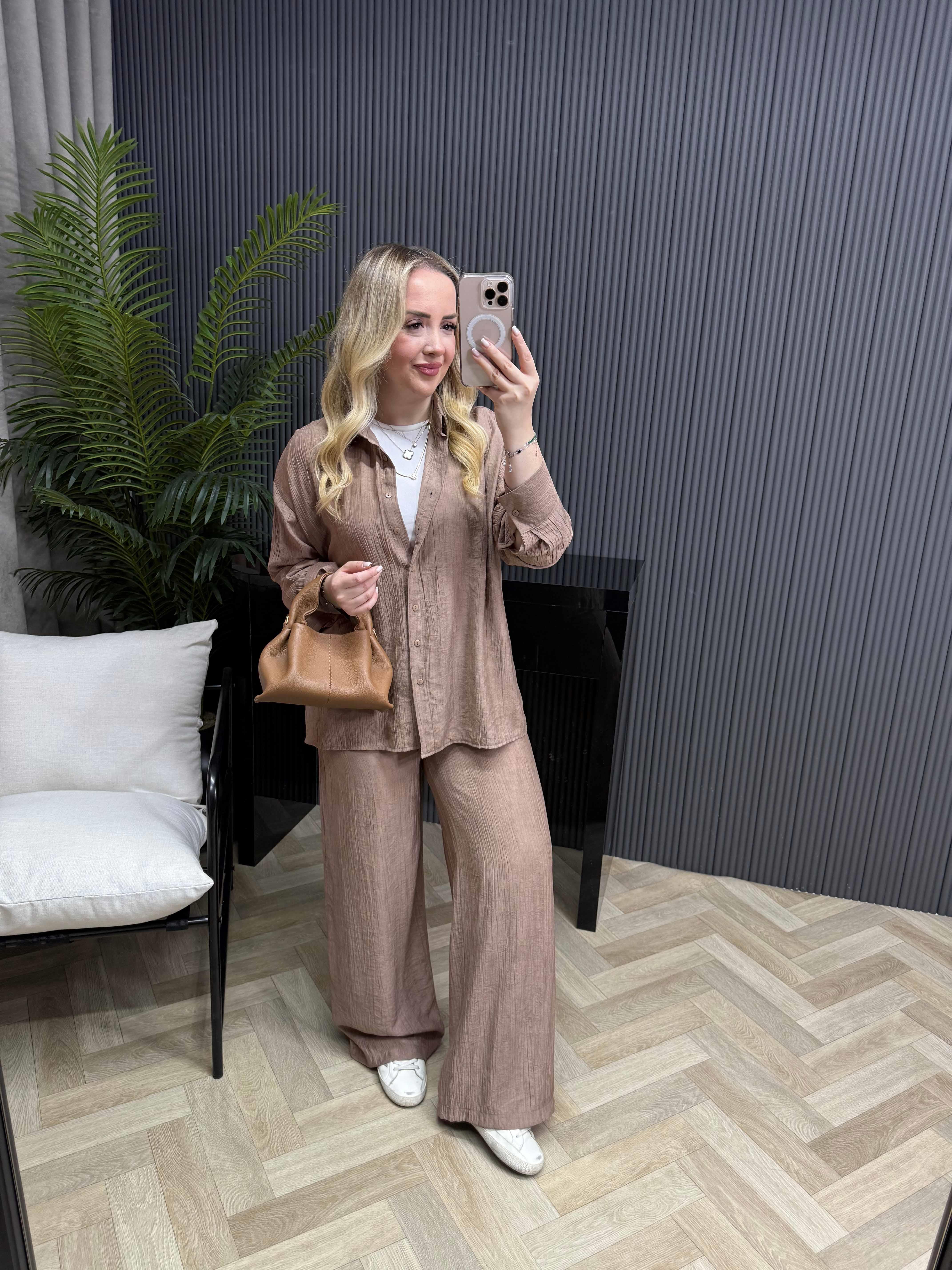 Elina Arkası Fiyonk Detaylı Tasarım Takım Pudra