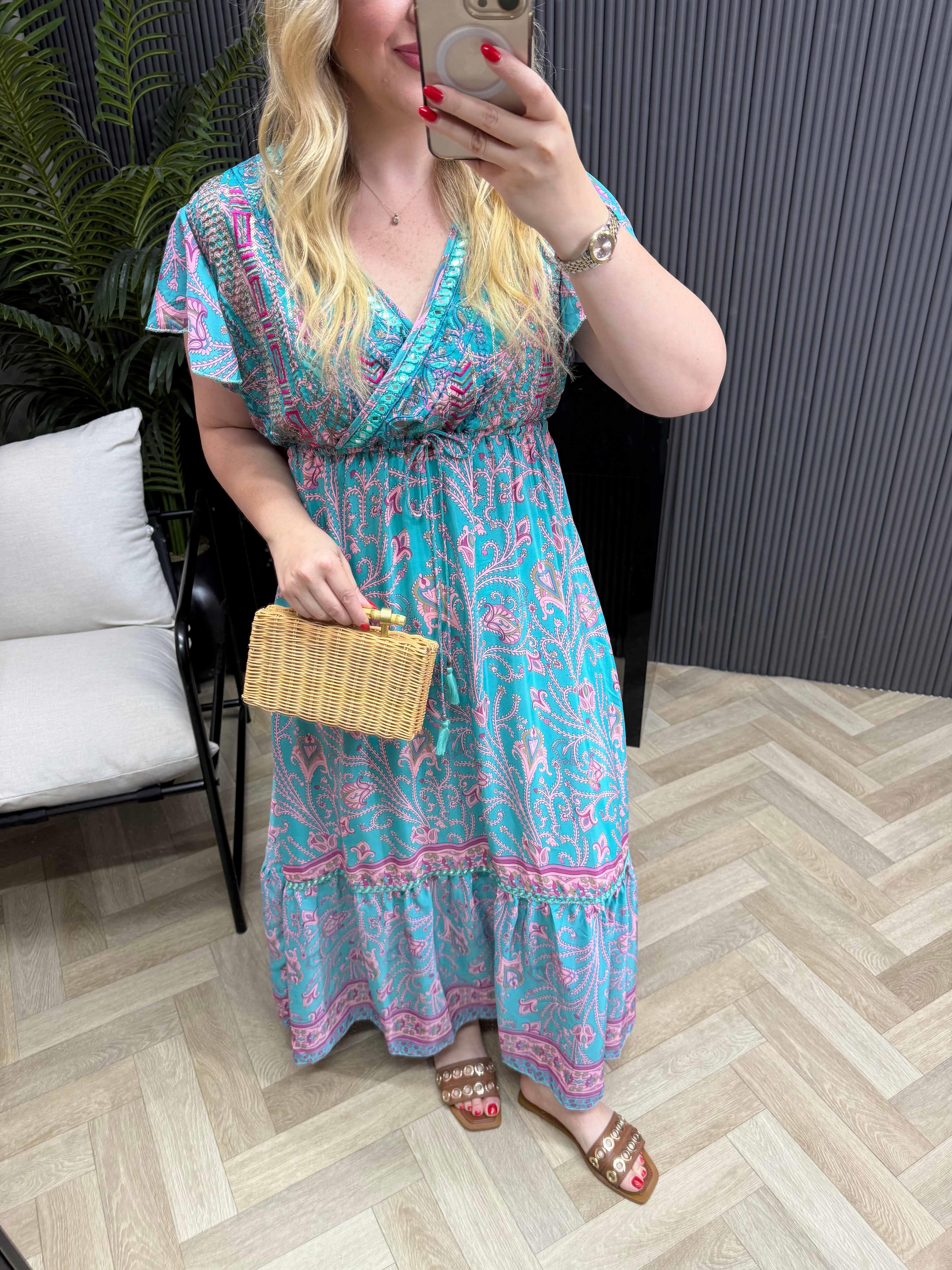 Farah Yakası İşli Özel Tasarım İthal İpek Saten Elbise Mint Yeşili Desenli