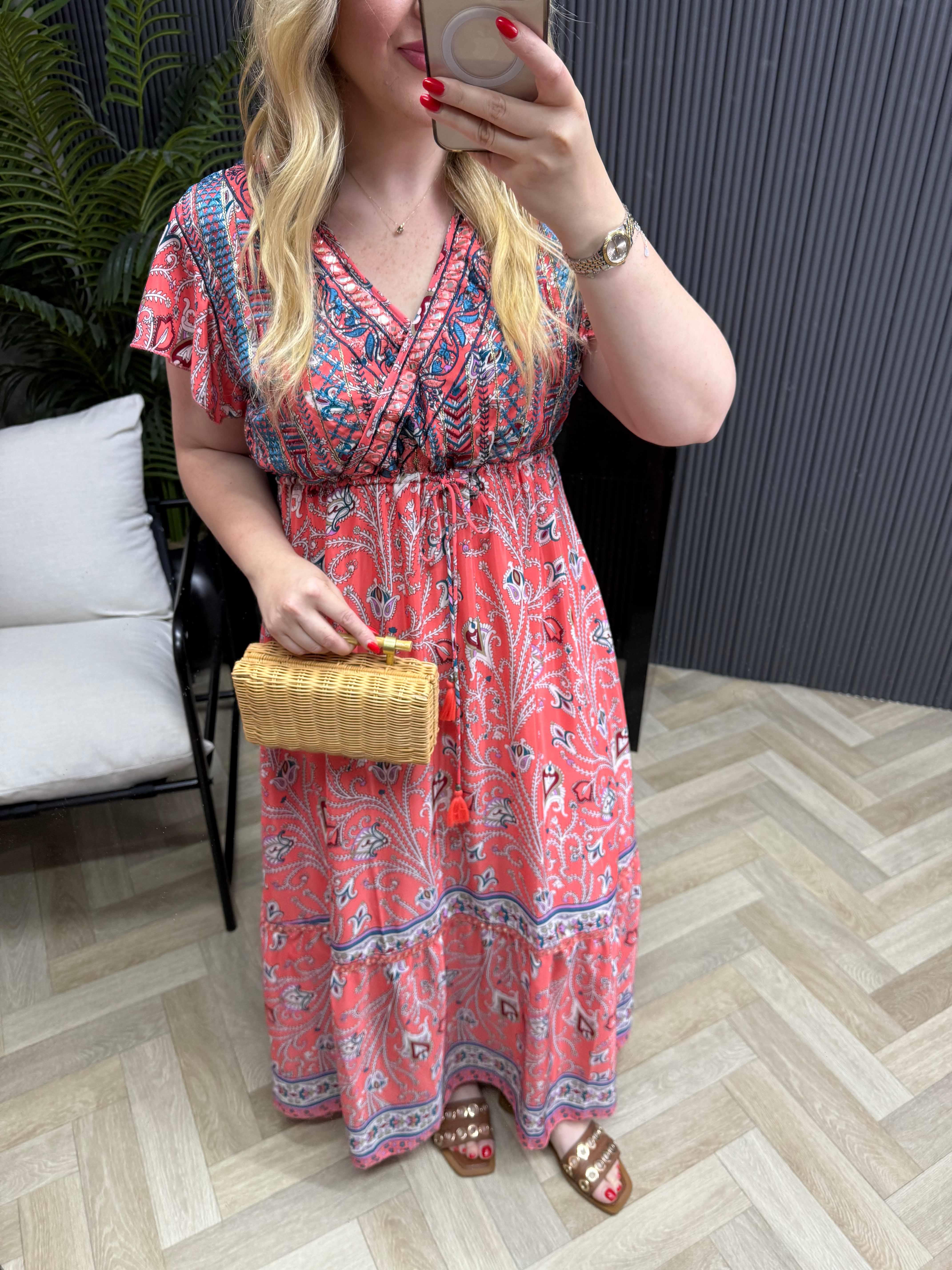 Farah Yakası İşli Özel Tasarım İthal İpek Saten Elbise Pembe Desenli