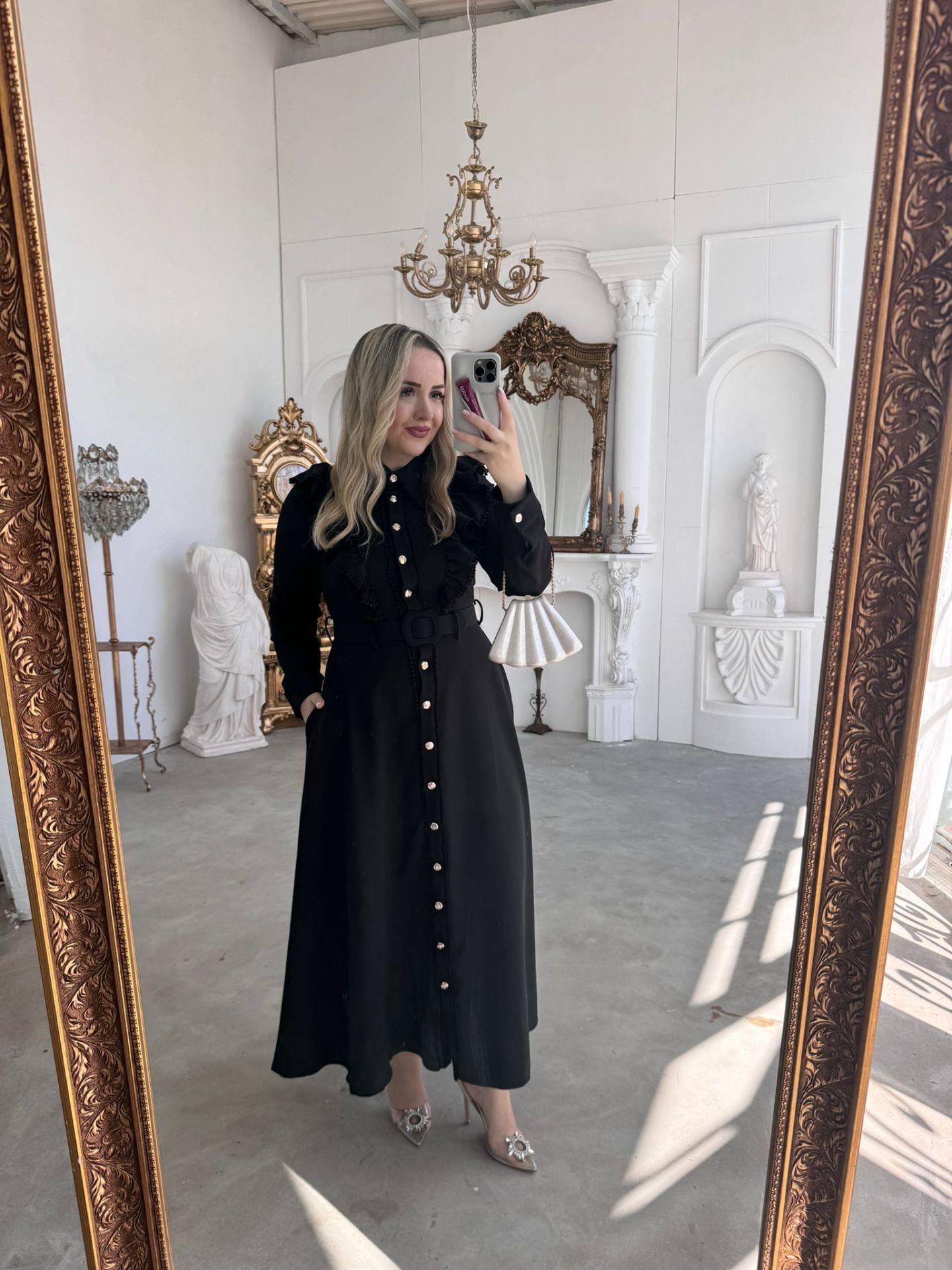 FİRFİR DANTEL DETAYLI KEMERLİ ELBİSE SİYAH