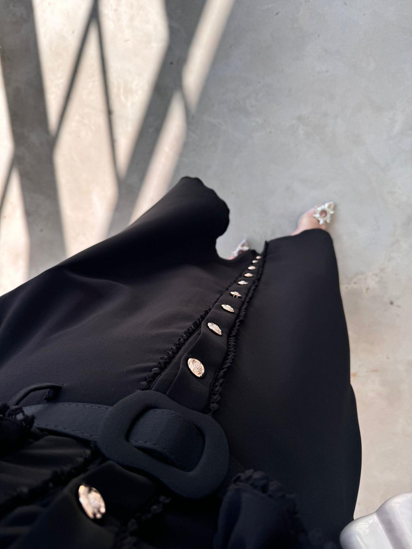 FİRFİR DANTEL DETAYLI KEMERLİ ELBİSE SİYAH