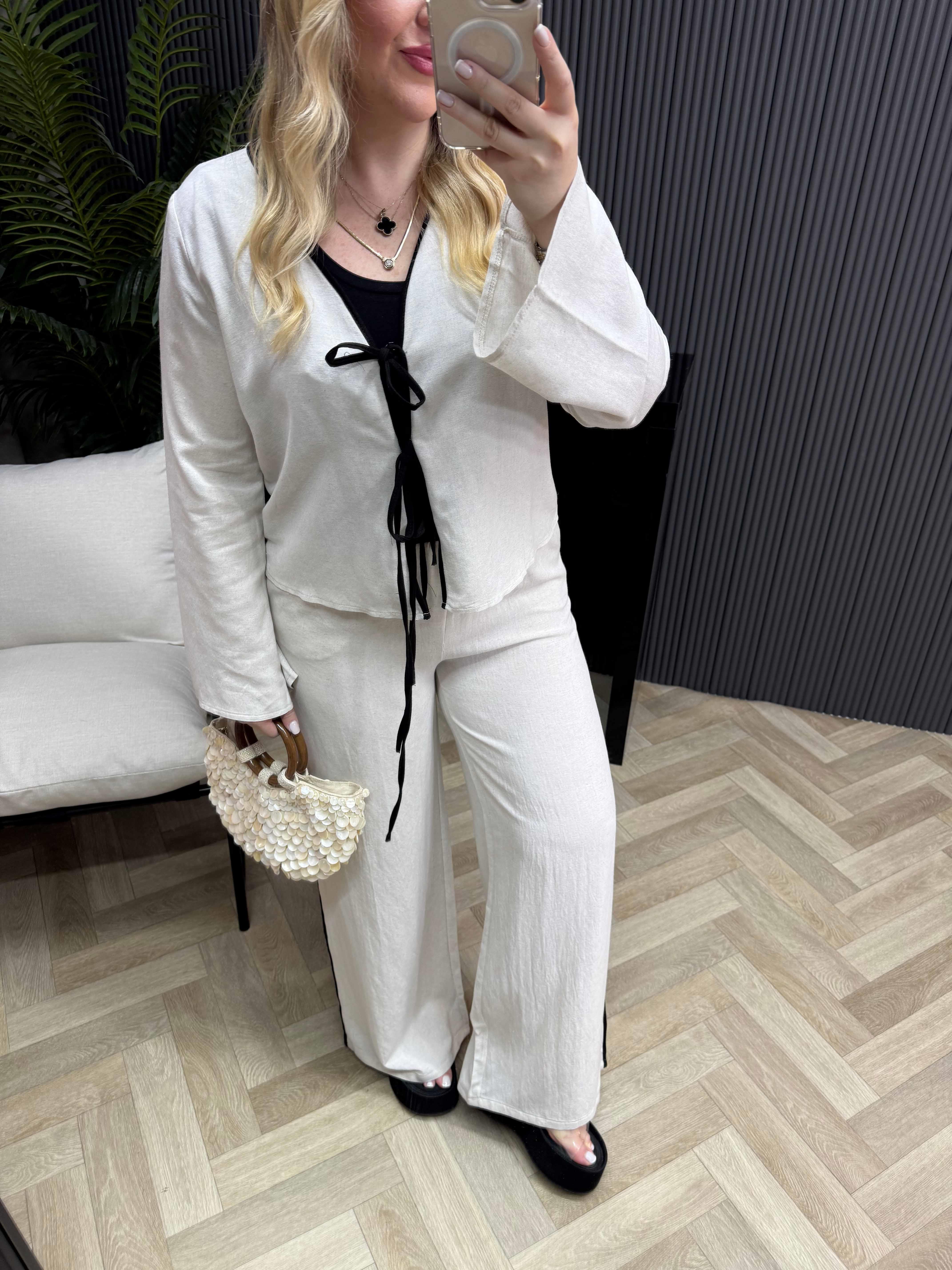 Fiyonk Bağlamalı Detaylı Keten Takım